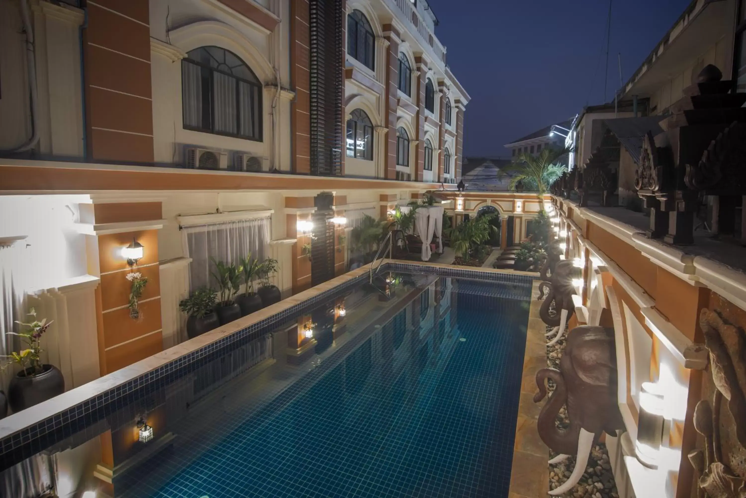 Swimming Pool in Reaksmey Chanreas Hotel