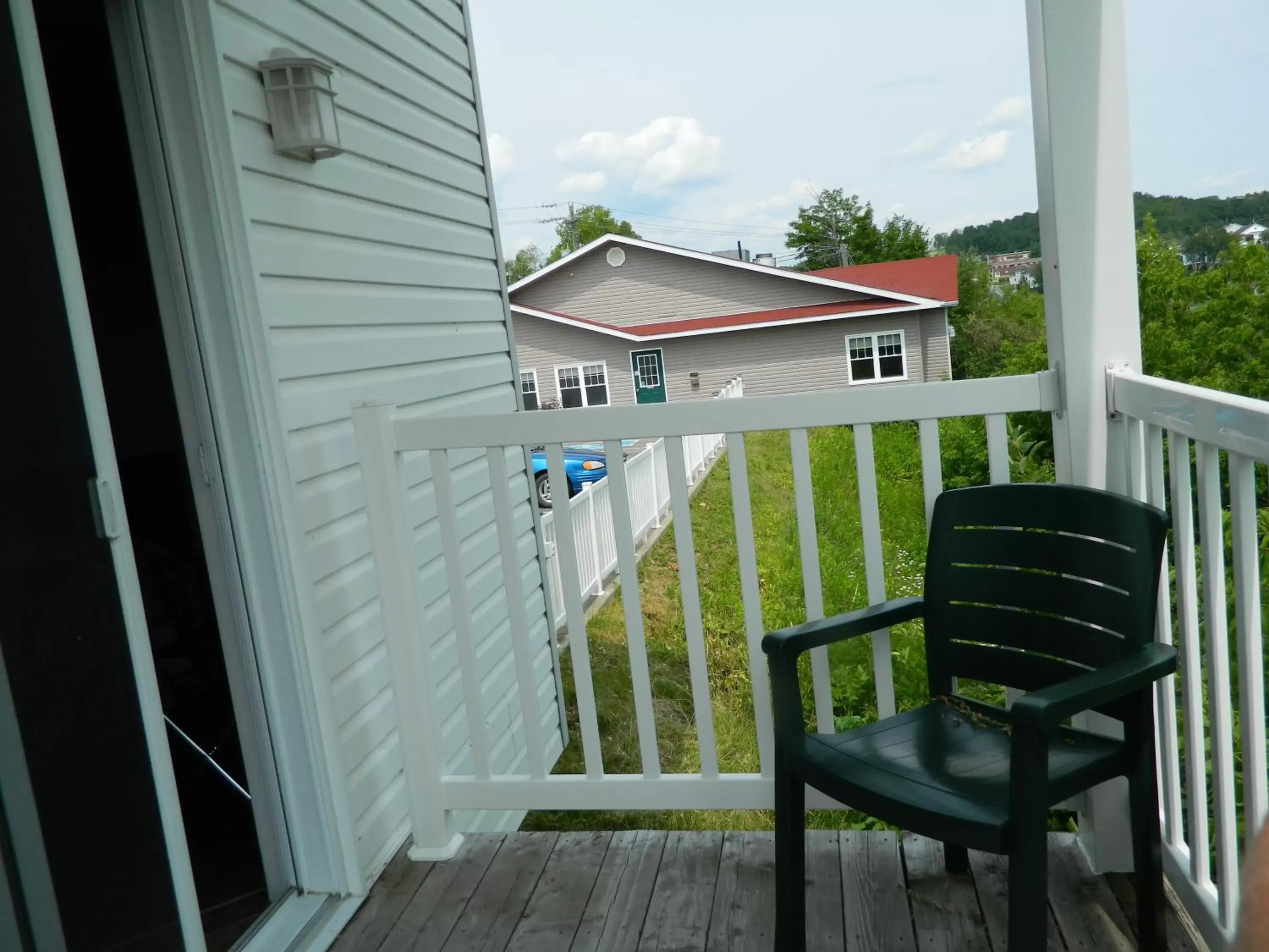 Balcony/Terrace in Hilltop Motel & Restaurant