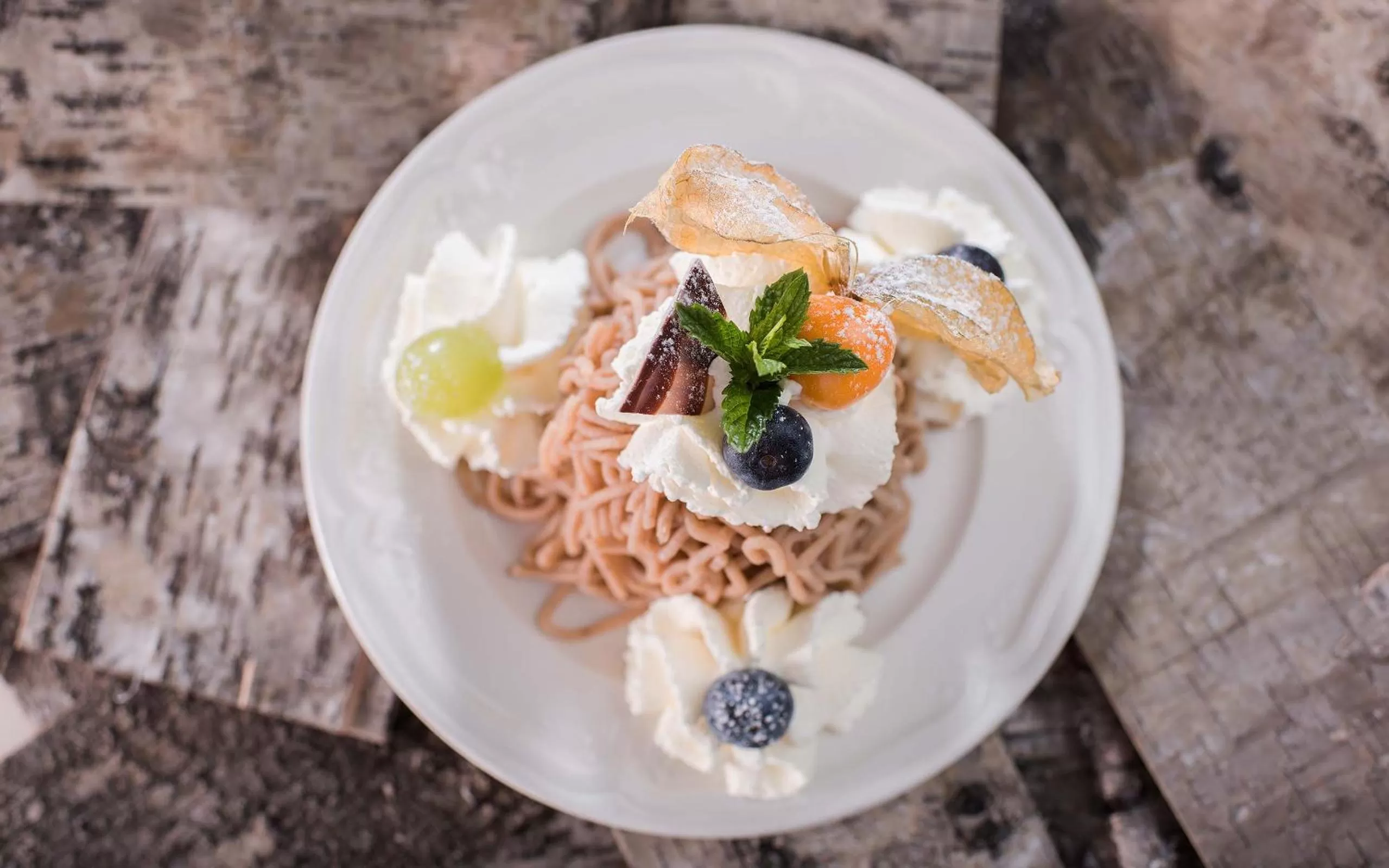 Meals in Hotel des Alpes Superieur