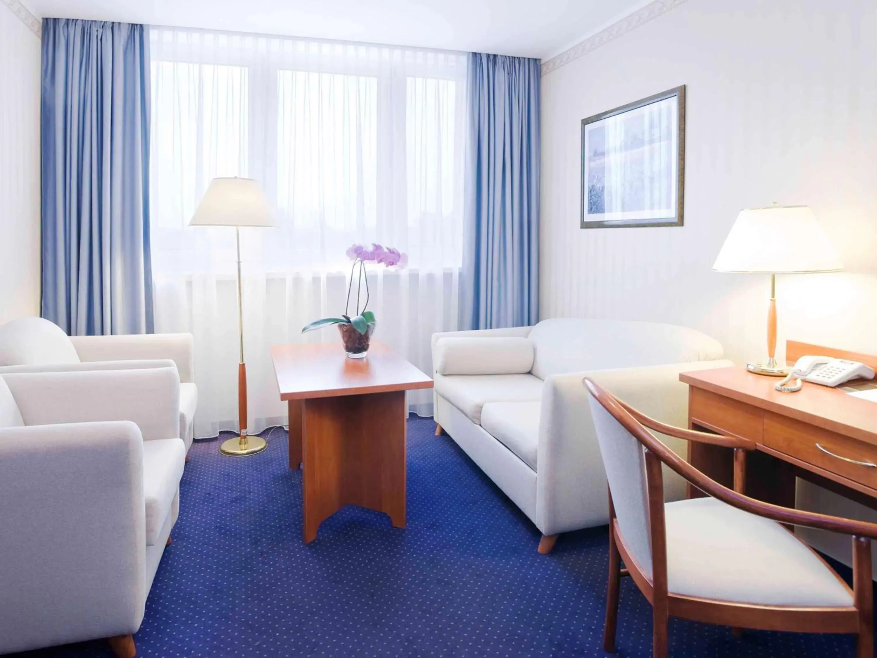 Photo of the whole room in Hotel Mercure Toruń Centrum Photo of the whole room in Hotel Mercure Toruń Centrum