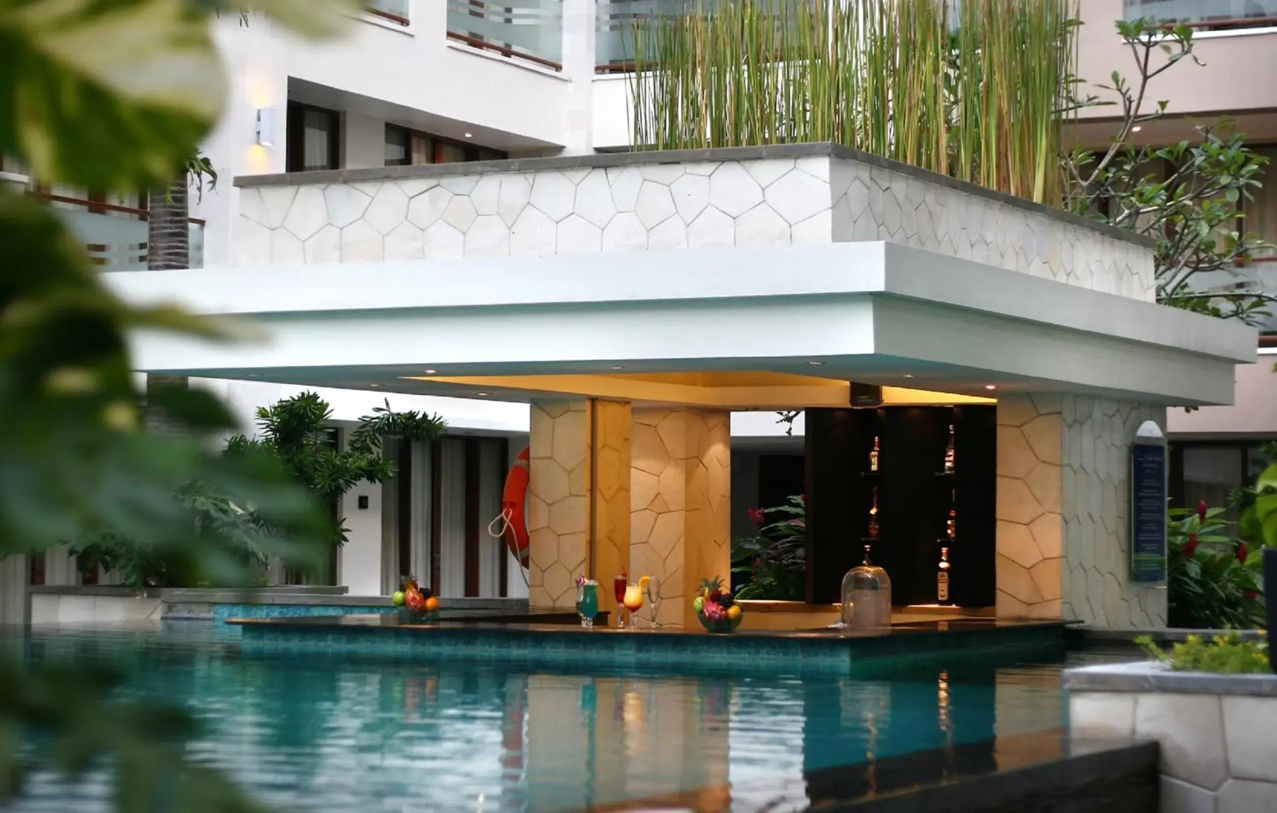 Restaurant/places to eat, Swimming Pool in ASTON Kuta Hotel and Residence