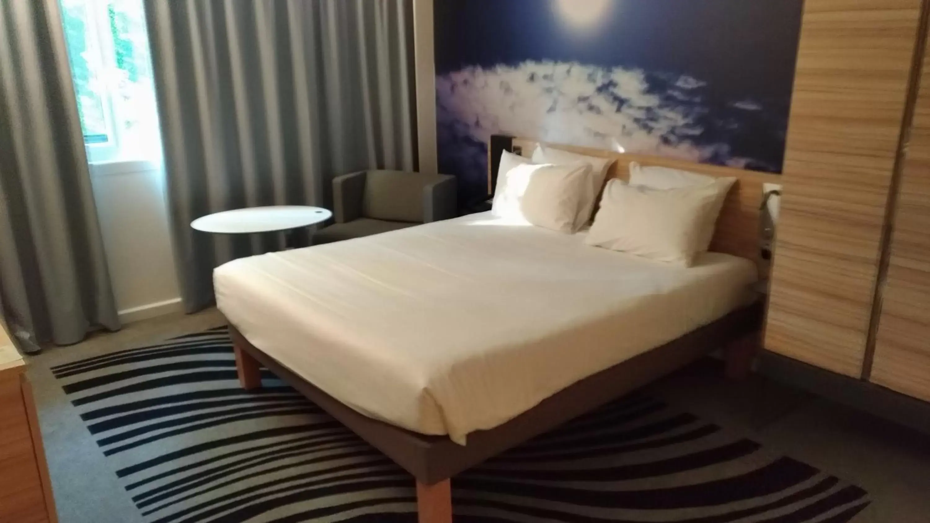 Bedroom, Bed in Novotel Valence Sud