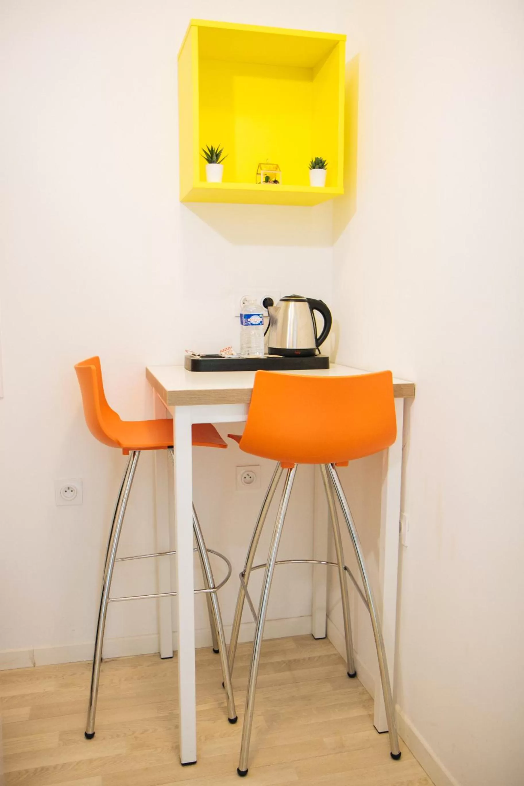 Kitchen/Kitchenette in Twenty Business Flats Nîmes Trigone