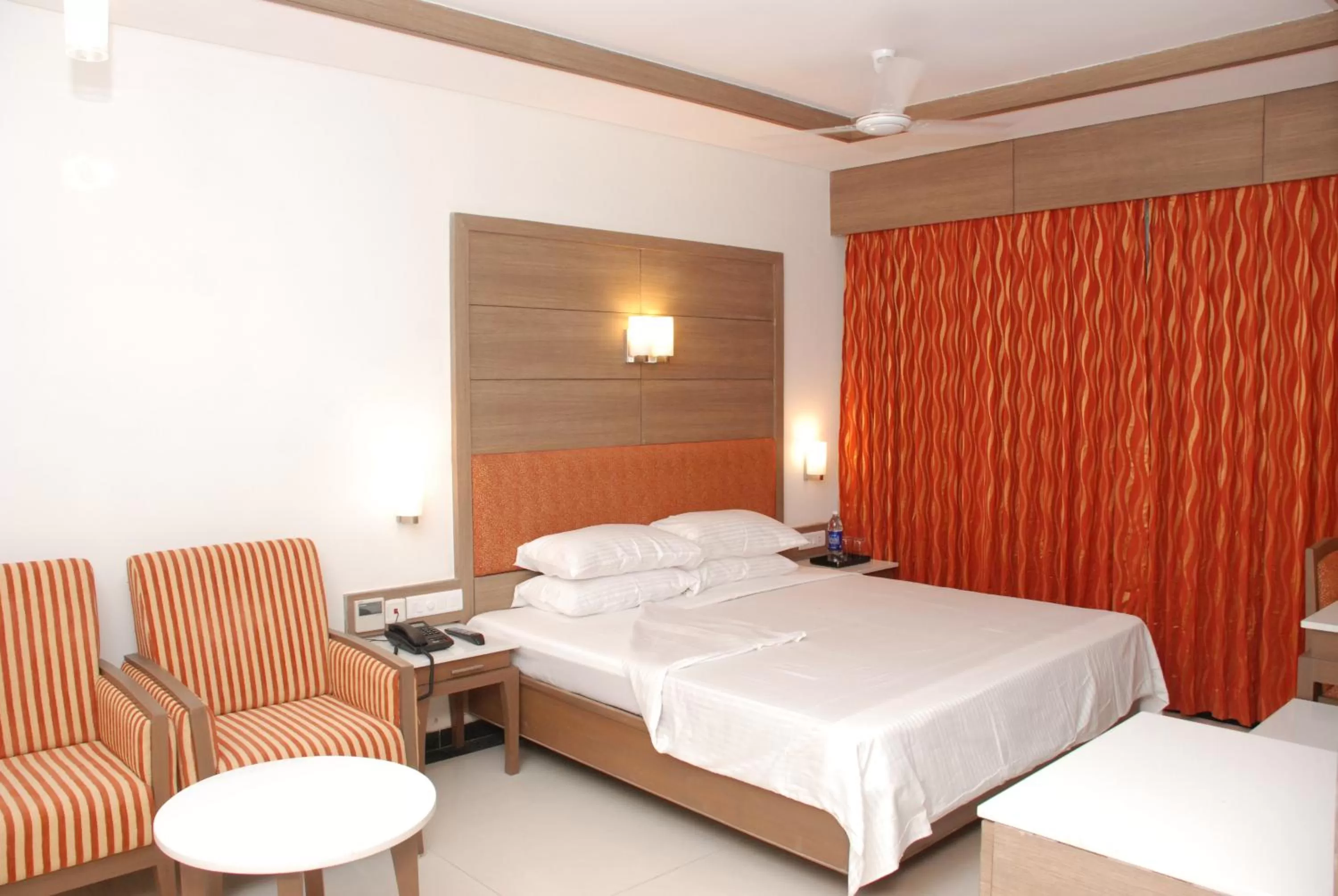 Bedroom, Bed in Clinton Park Inn