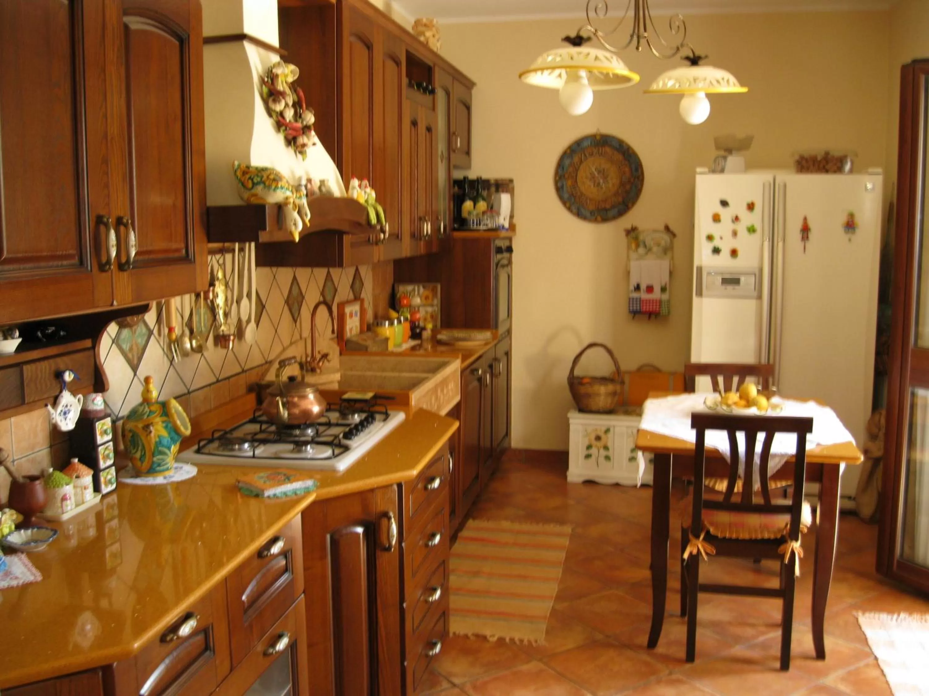 Kitchen or kitchenette in B&B Villa Liliya