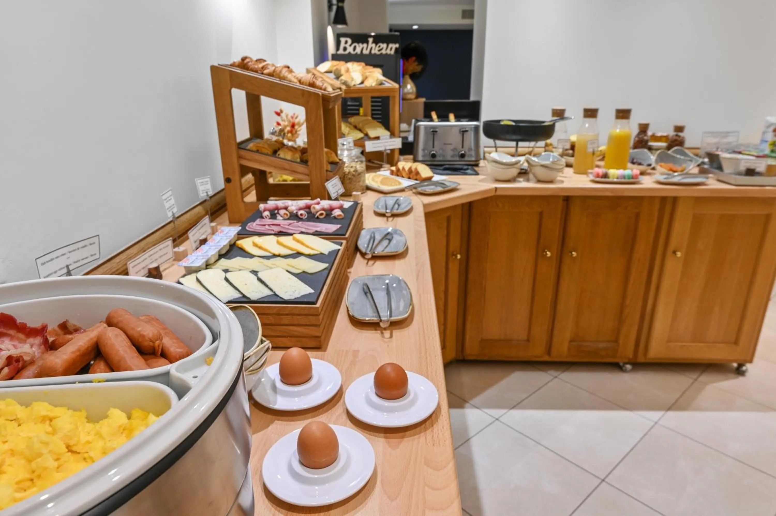 Breakfast in Hotel Elysees Opera