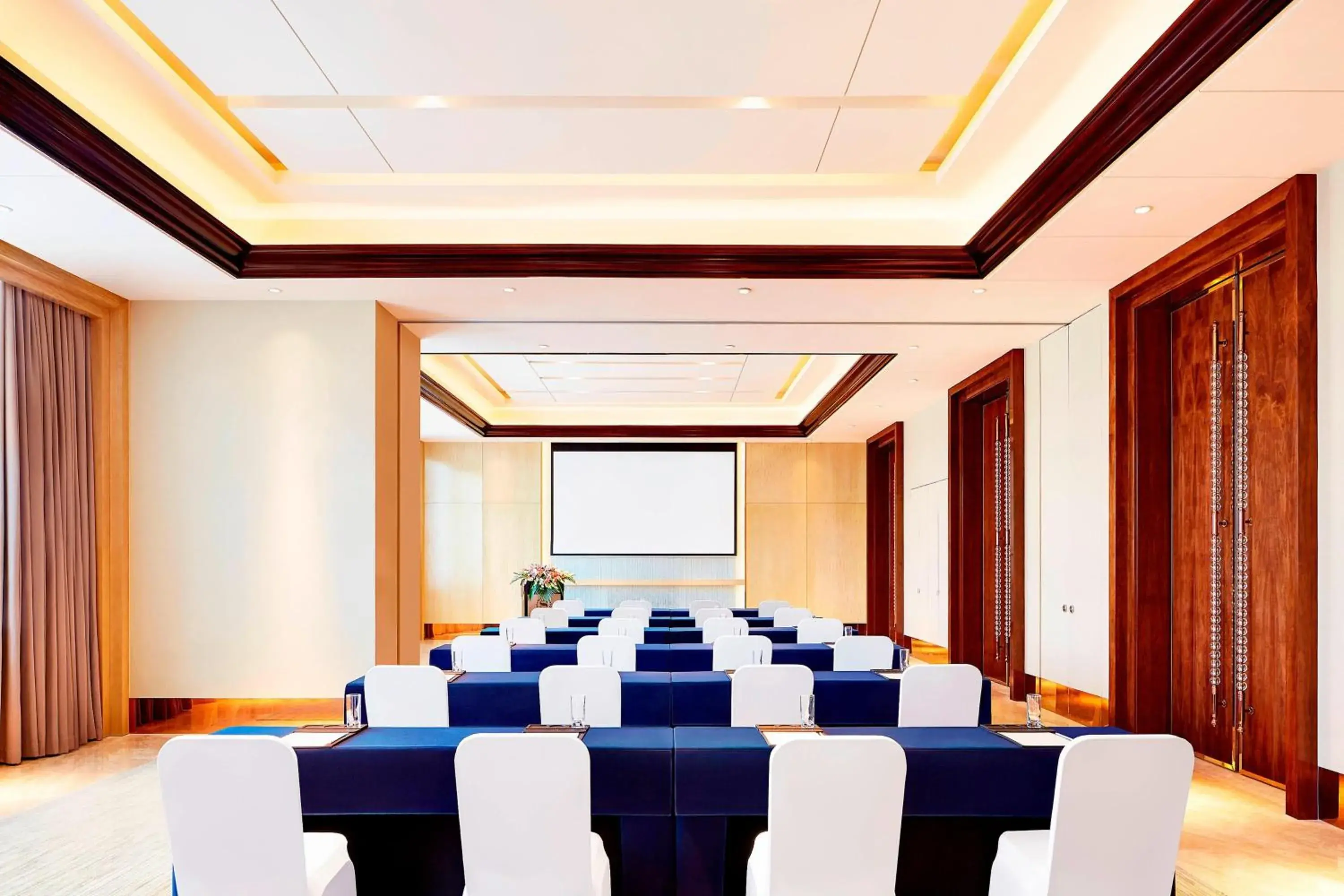 Meeting/conference room in Sheraton Harbin Xiangfang Hotel