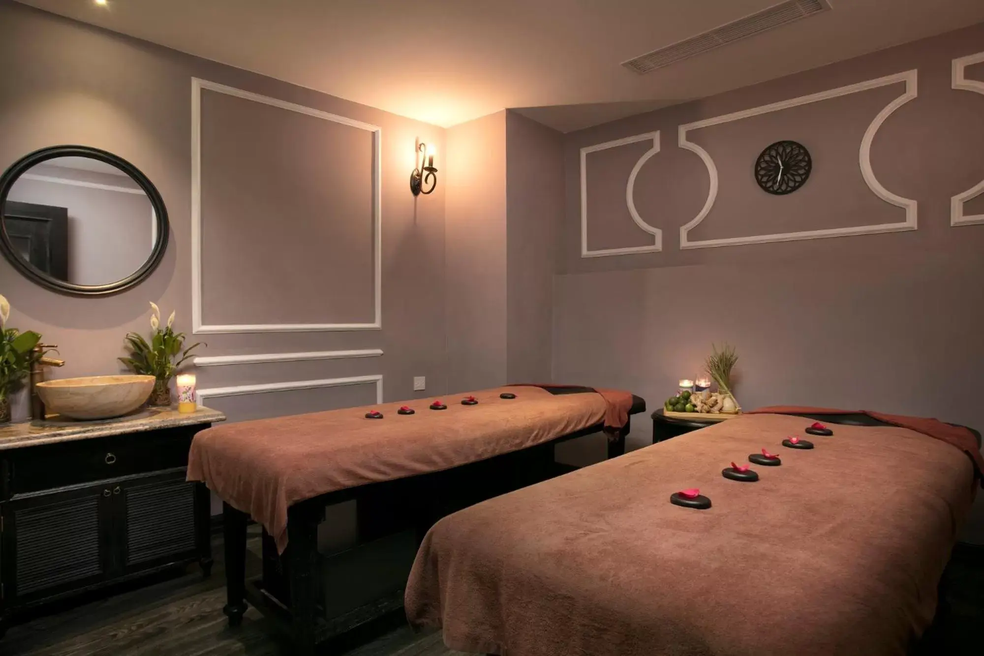 Massage, Spa/Wellness in JM Marvel Hotel & Spa