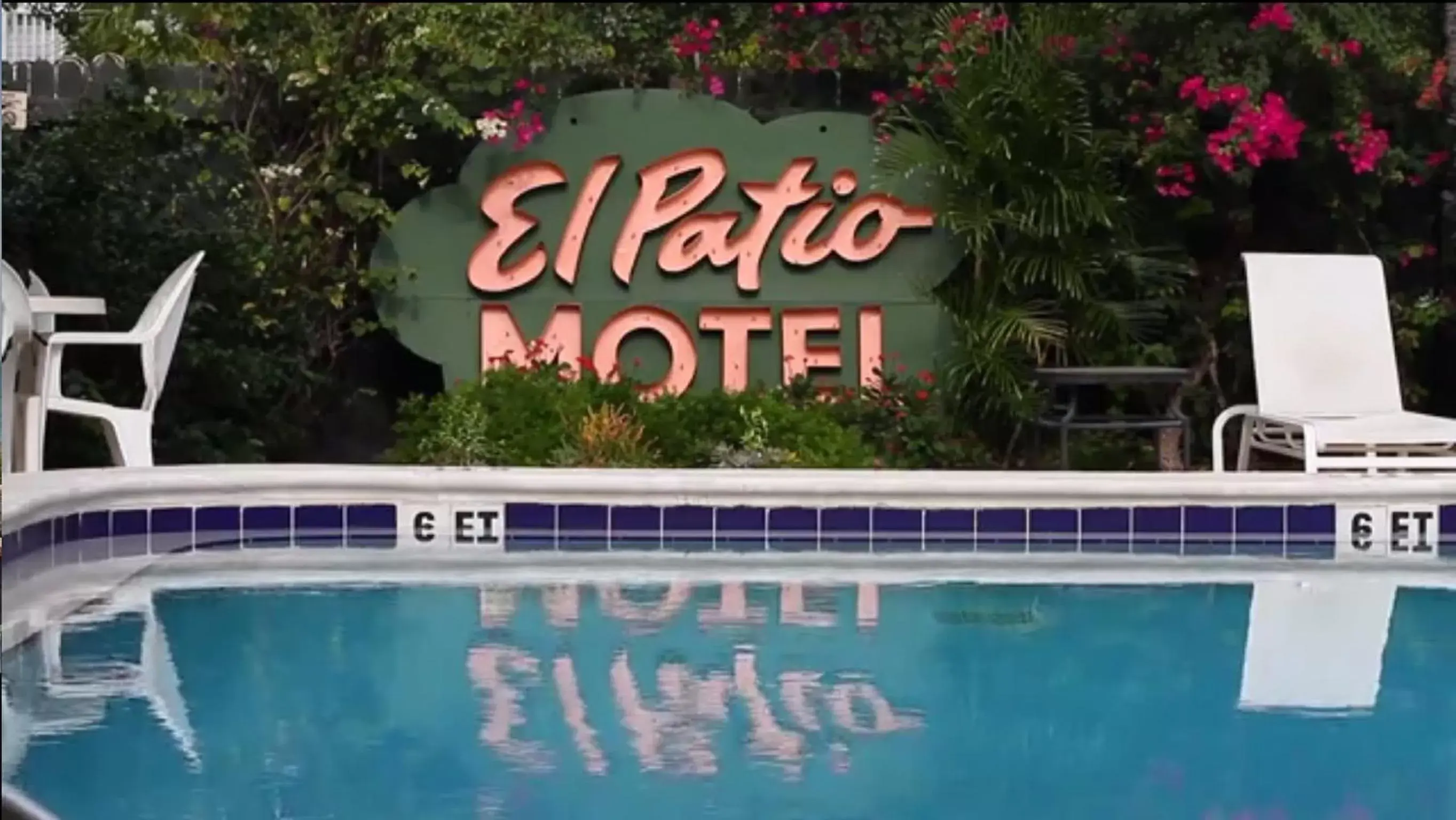 Balcony/Terrace, Swimming Pool in El Patio Motel