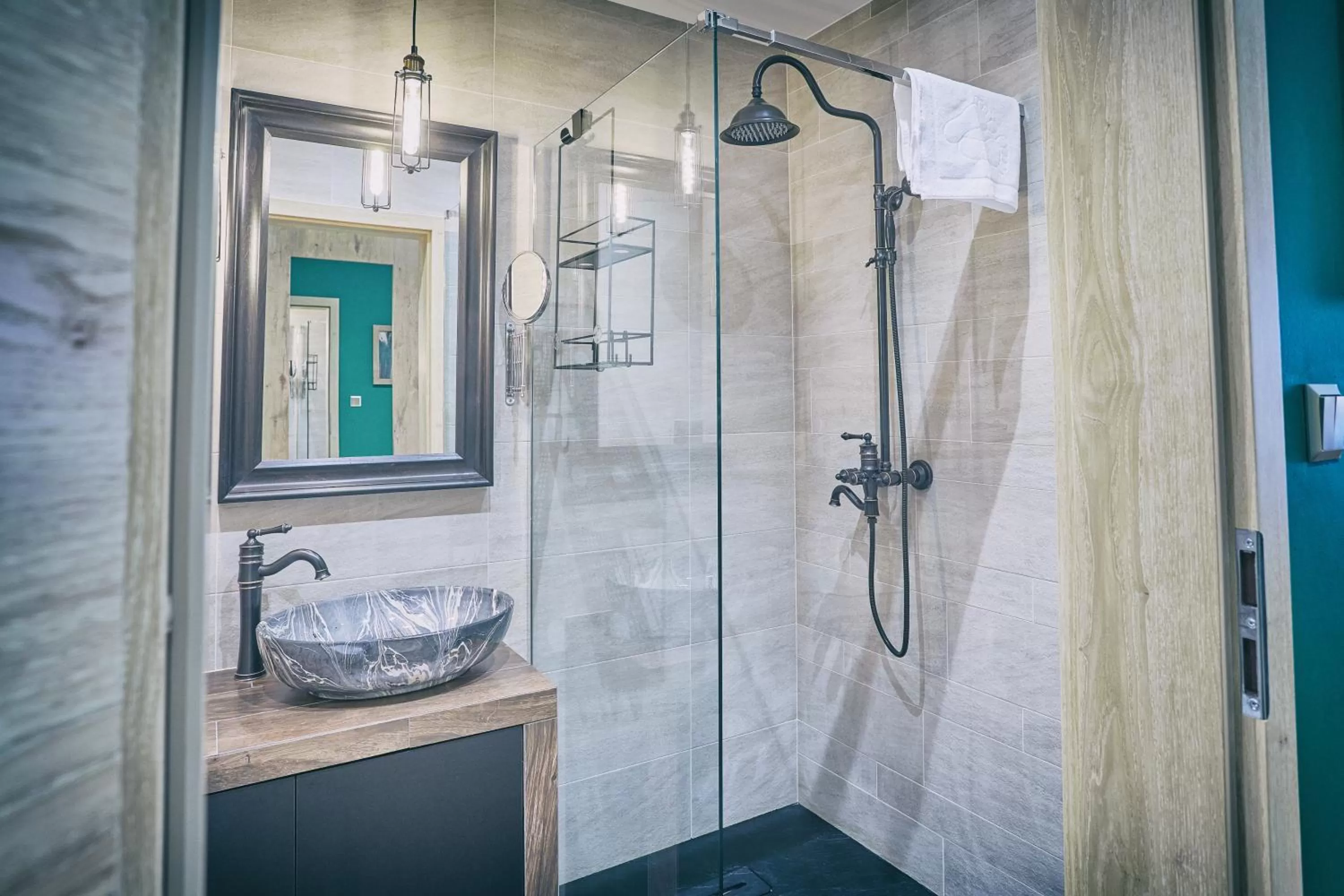 Shower in RAJSKA 3 by PI Apartments