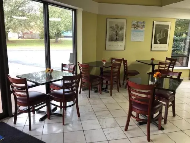 Food and drinks, Restaurant/Places to Eat in Days Inn by Wyndham Spartanburg Waccamaw