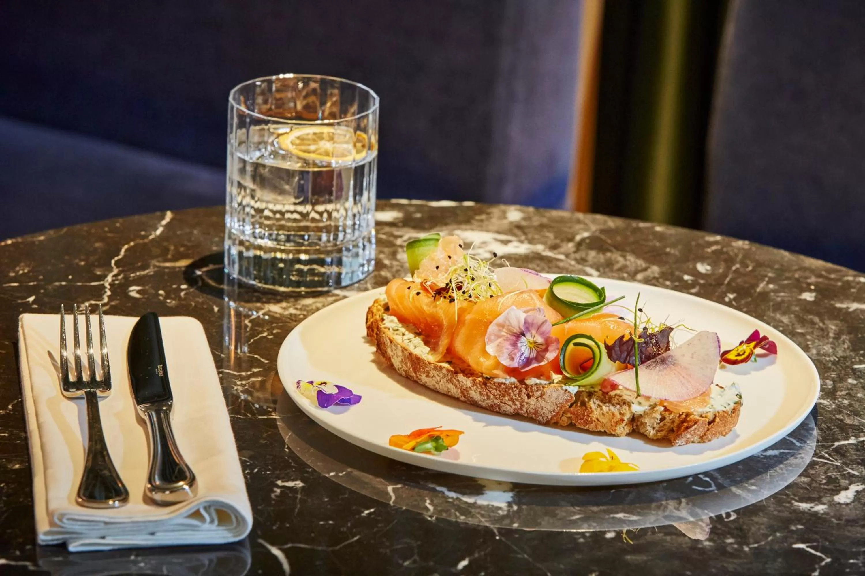 Restaurant/places to eat in La Licorne Hotel & Spa Troyes - MGallery Collection