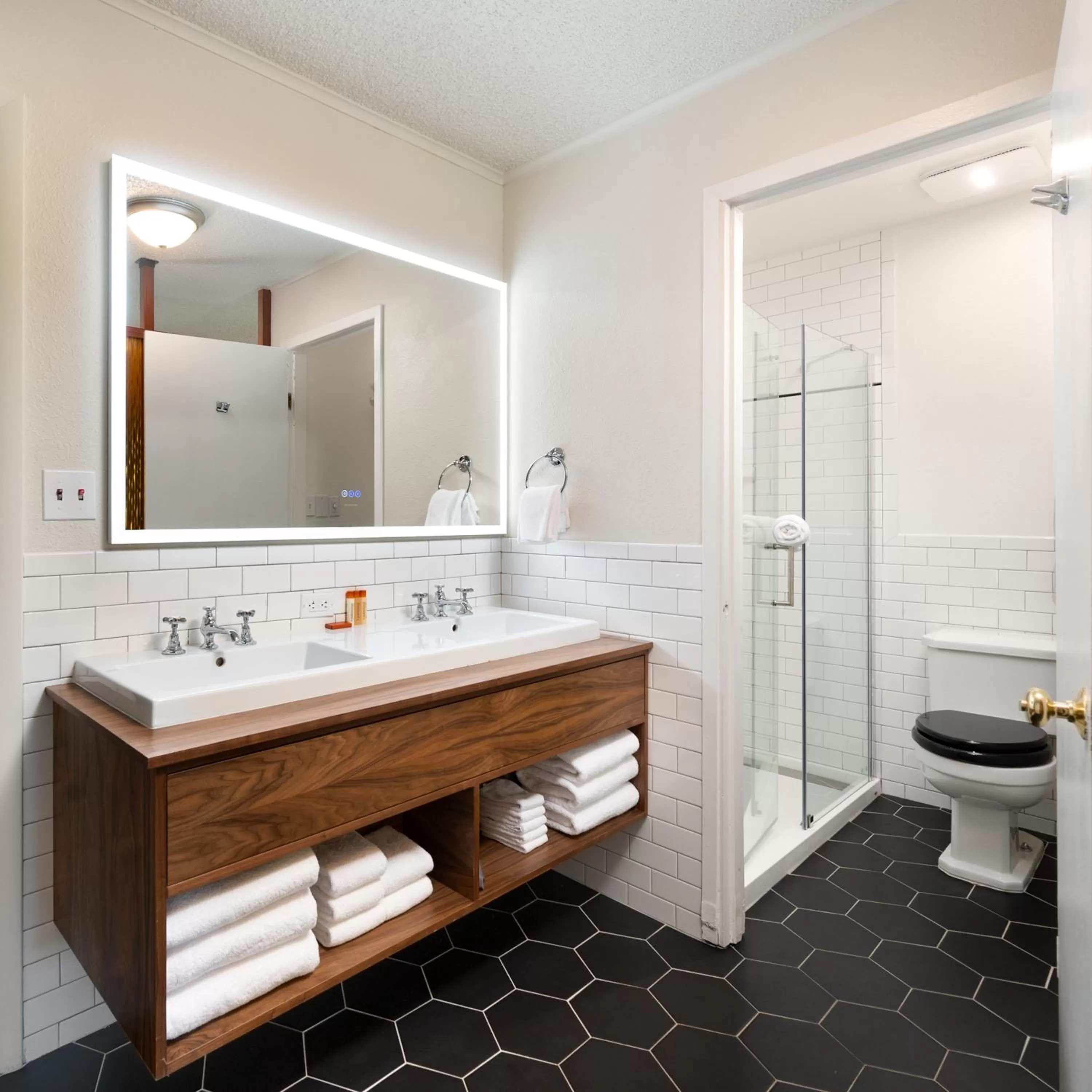 Bathroom in Sapphire Motel Midtown Bozeman