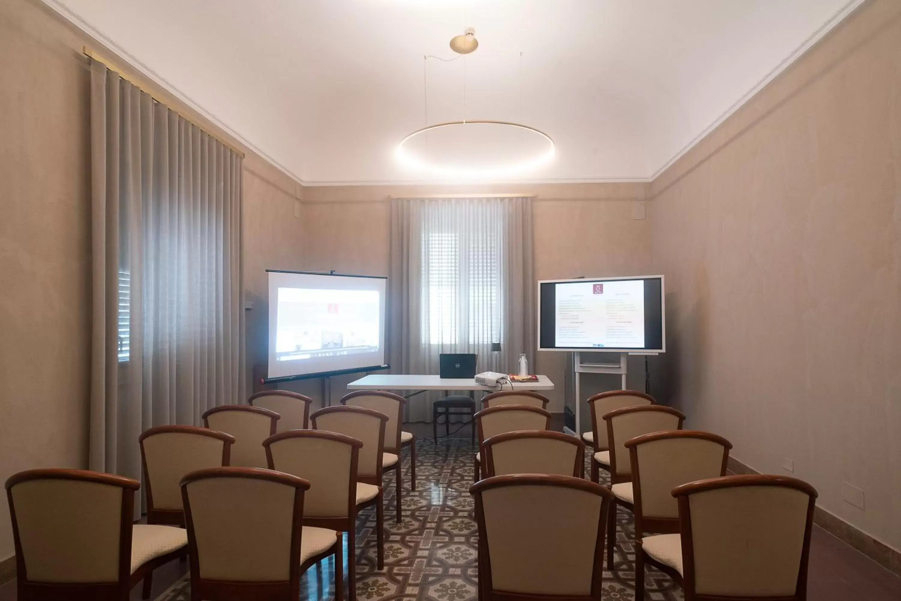 Meeting/conference room in Hotel Tonic