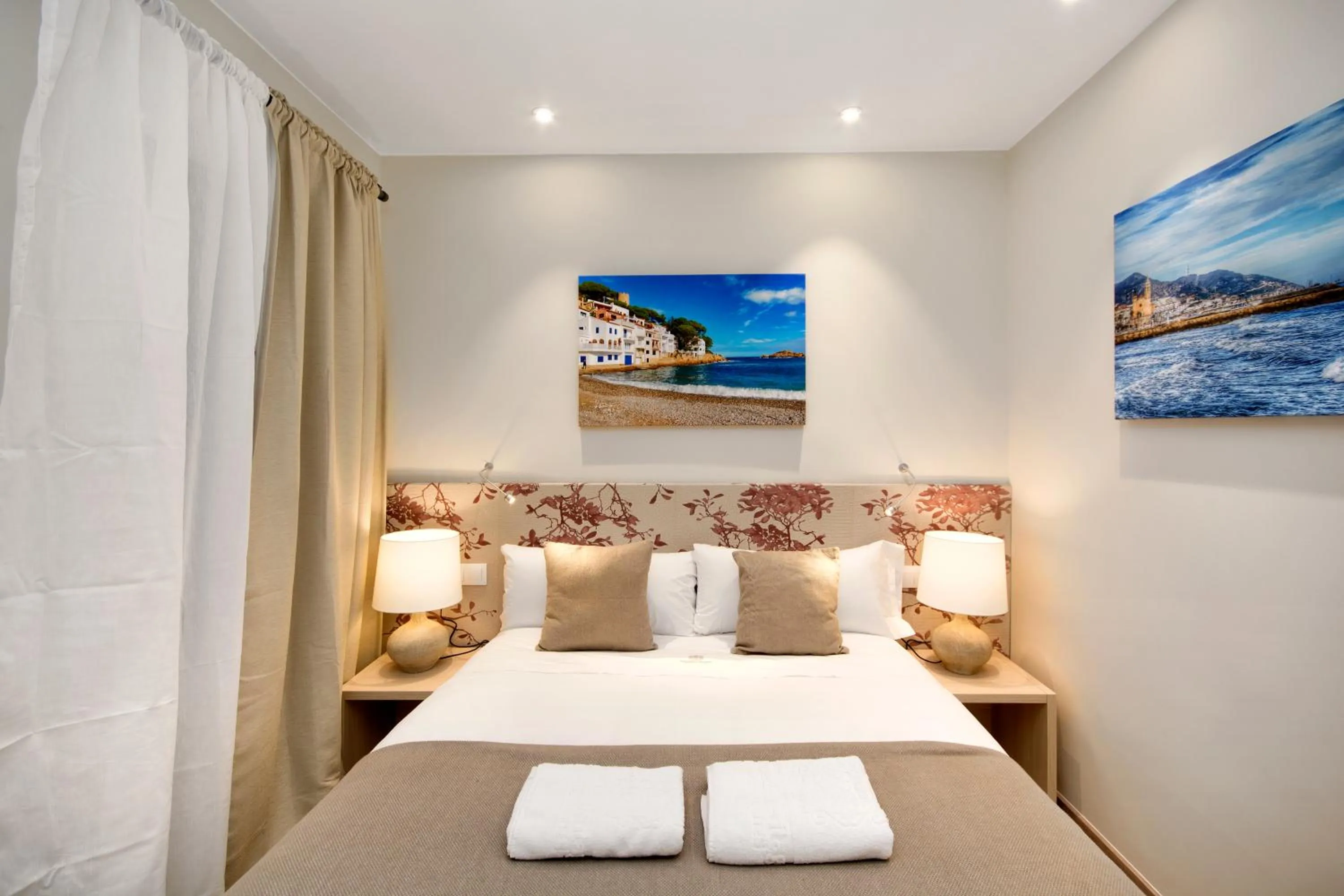 Other, Bed in Eixample Building Apartments by Mercedes Heritage