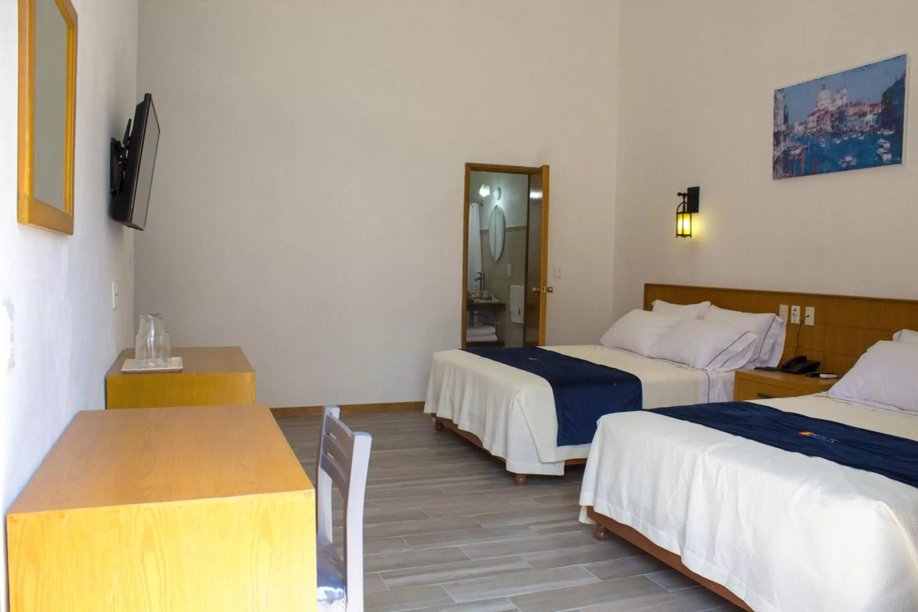 Photo of the whole room, Bed in Hotel Real de Castilla