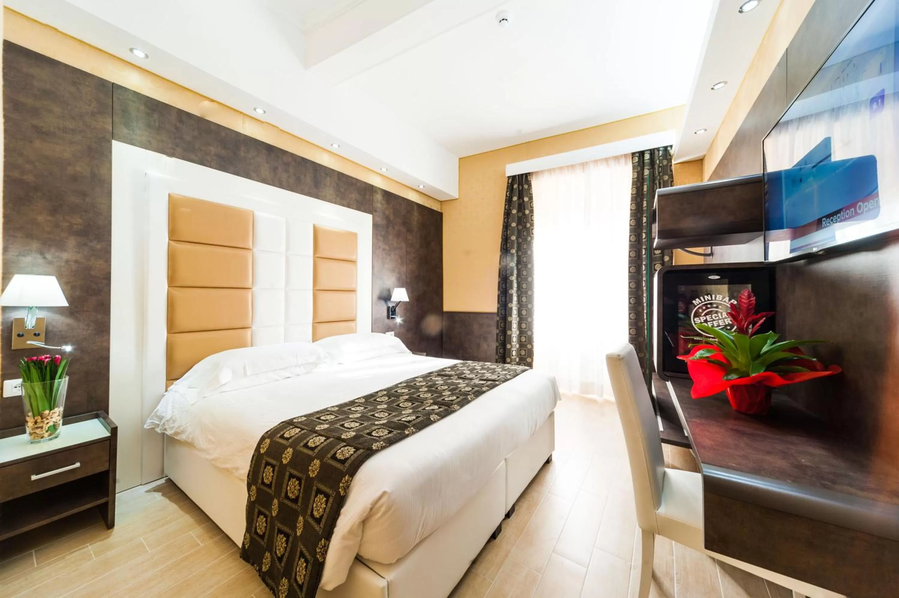 City view, Bed in Relais Trevi 95 Boutique Hotel