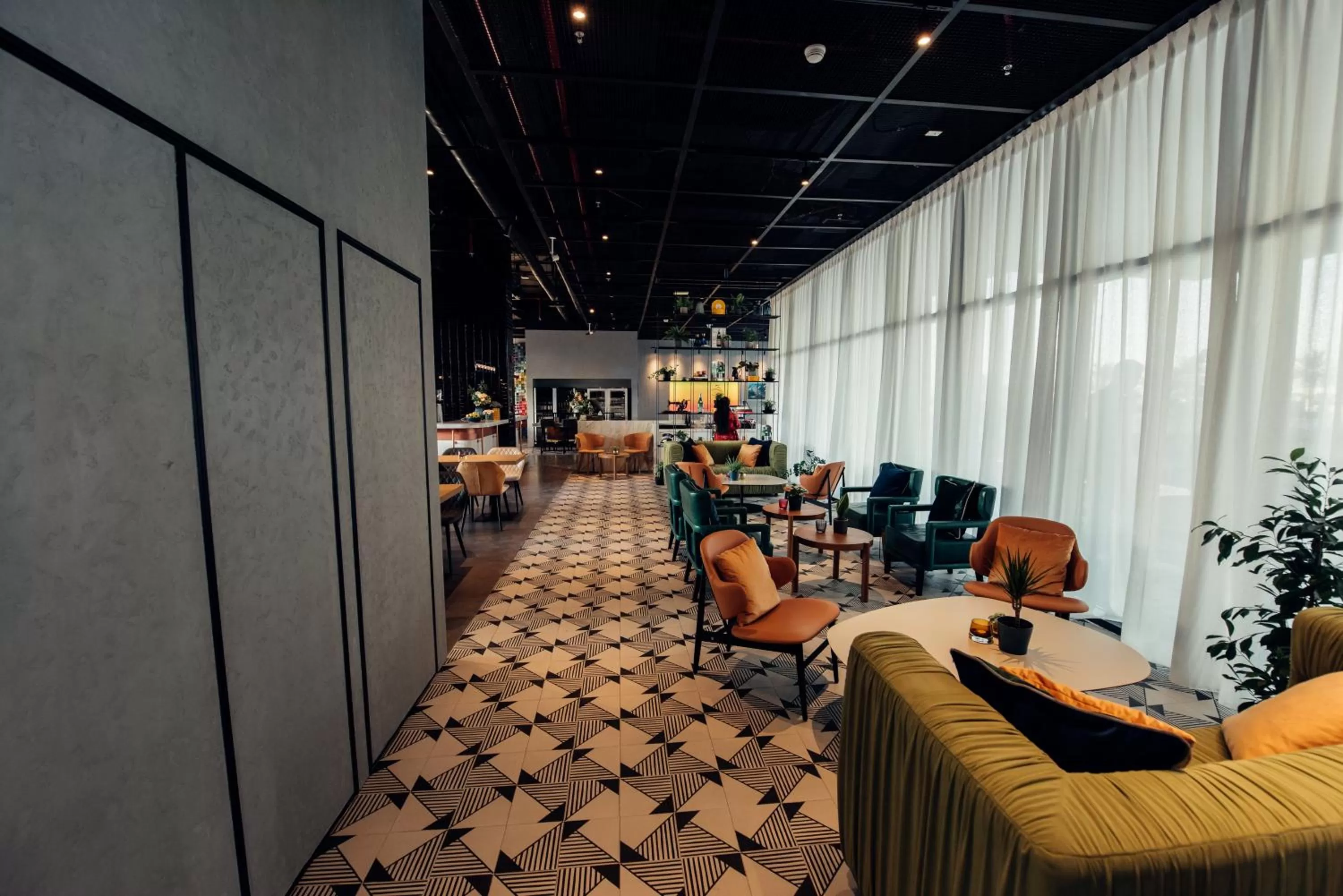 Restaurant/places to eat in Studio One Hotel