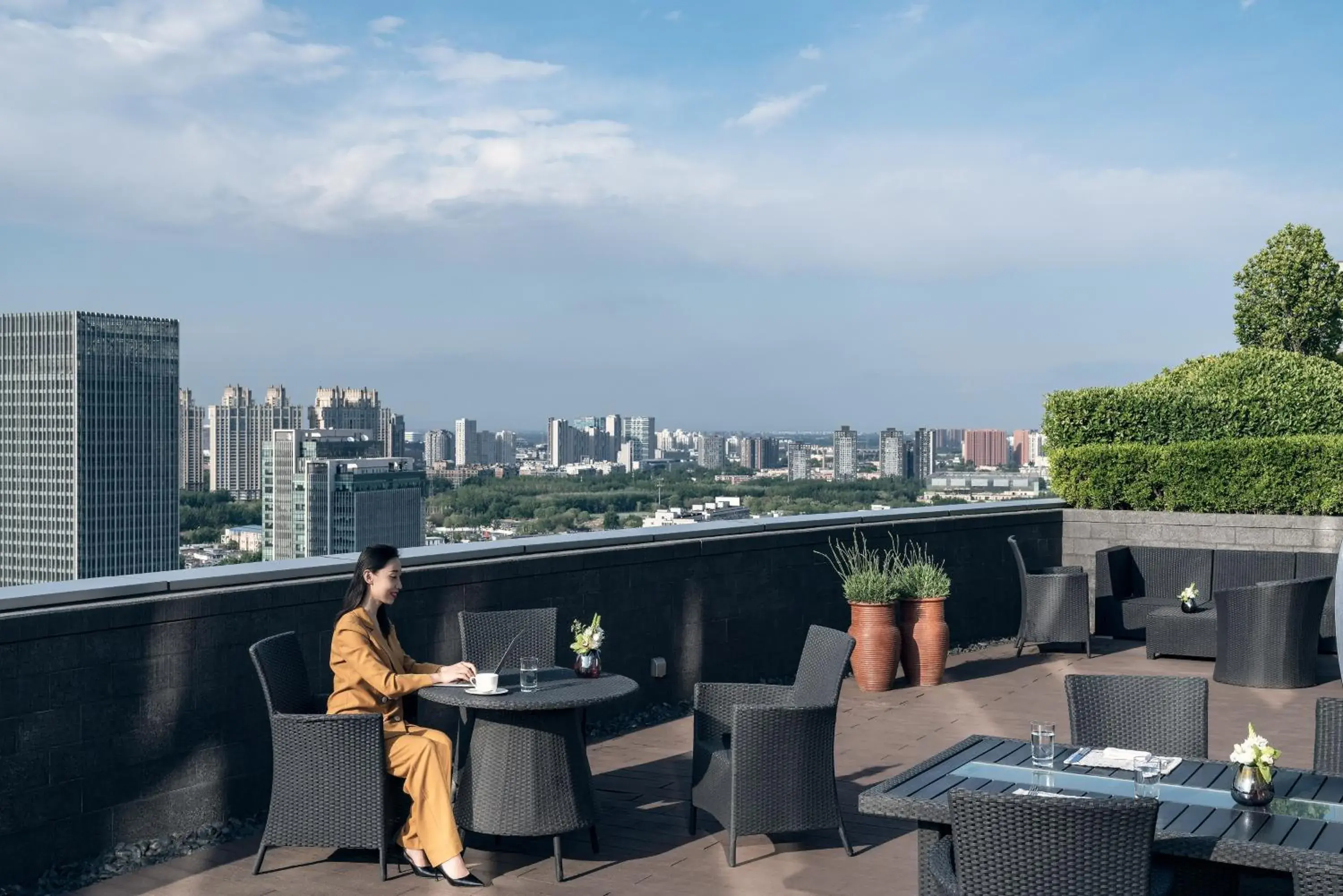 Lounge or bar in Four Seasons Hotel Beijing Lounge or bar in Four Seasons Hotel Beijing