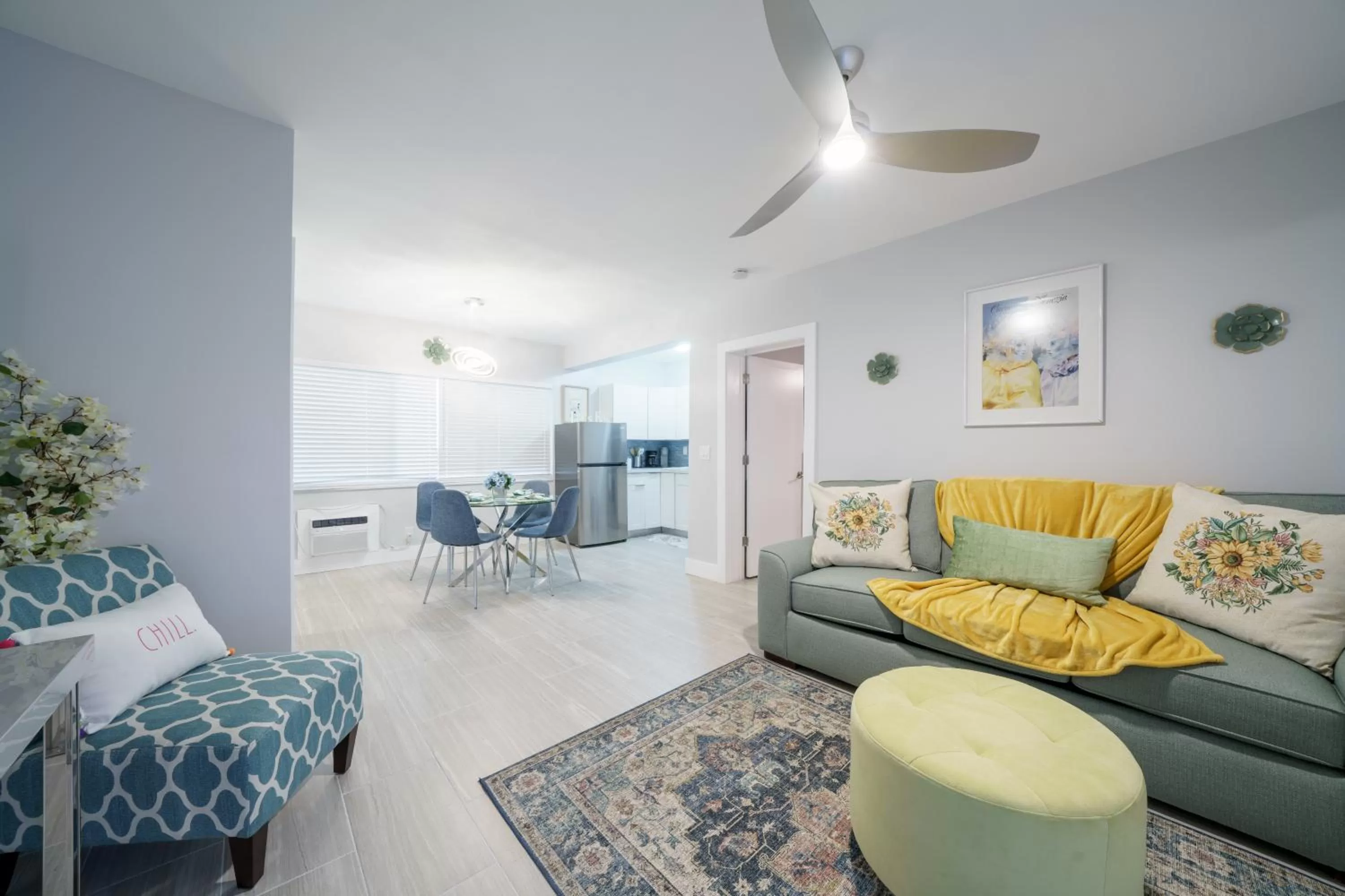 Living room in The Surf Hollywood Beach