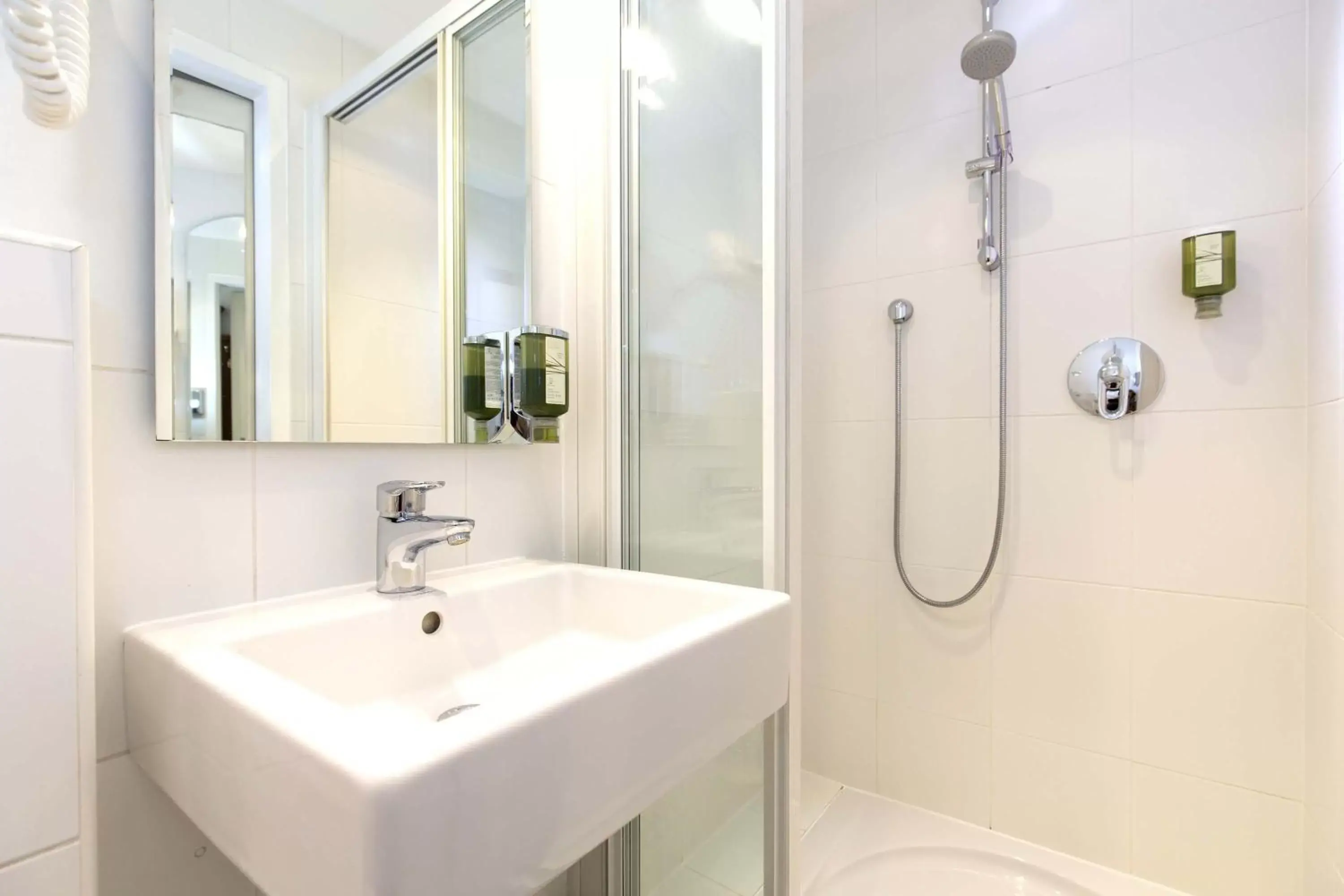 Shower, Bathroom in Hotel Mondschein