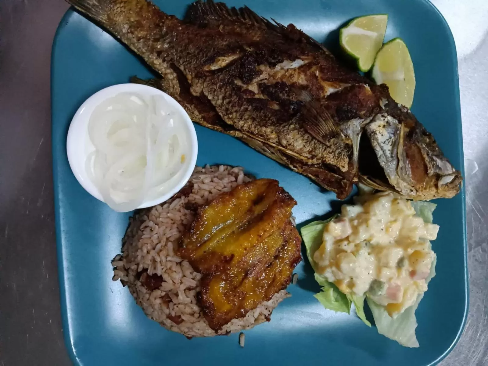 Restaurant/places to eat in Sunshine View Hotel and Restaurant