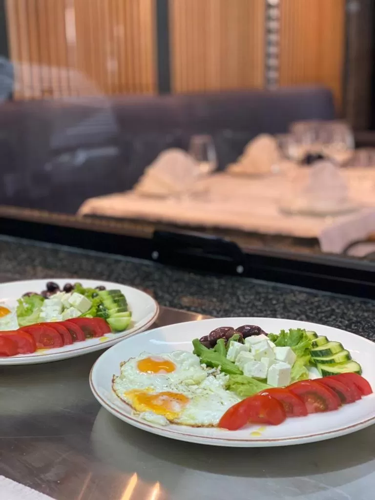 Food and drinks in 313 Villa City Center Hotel