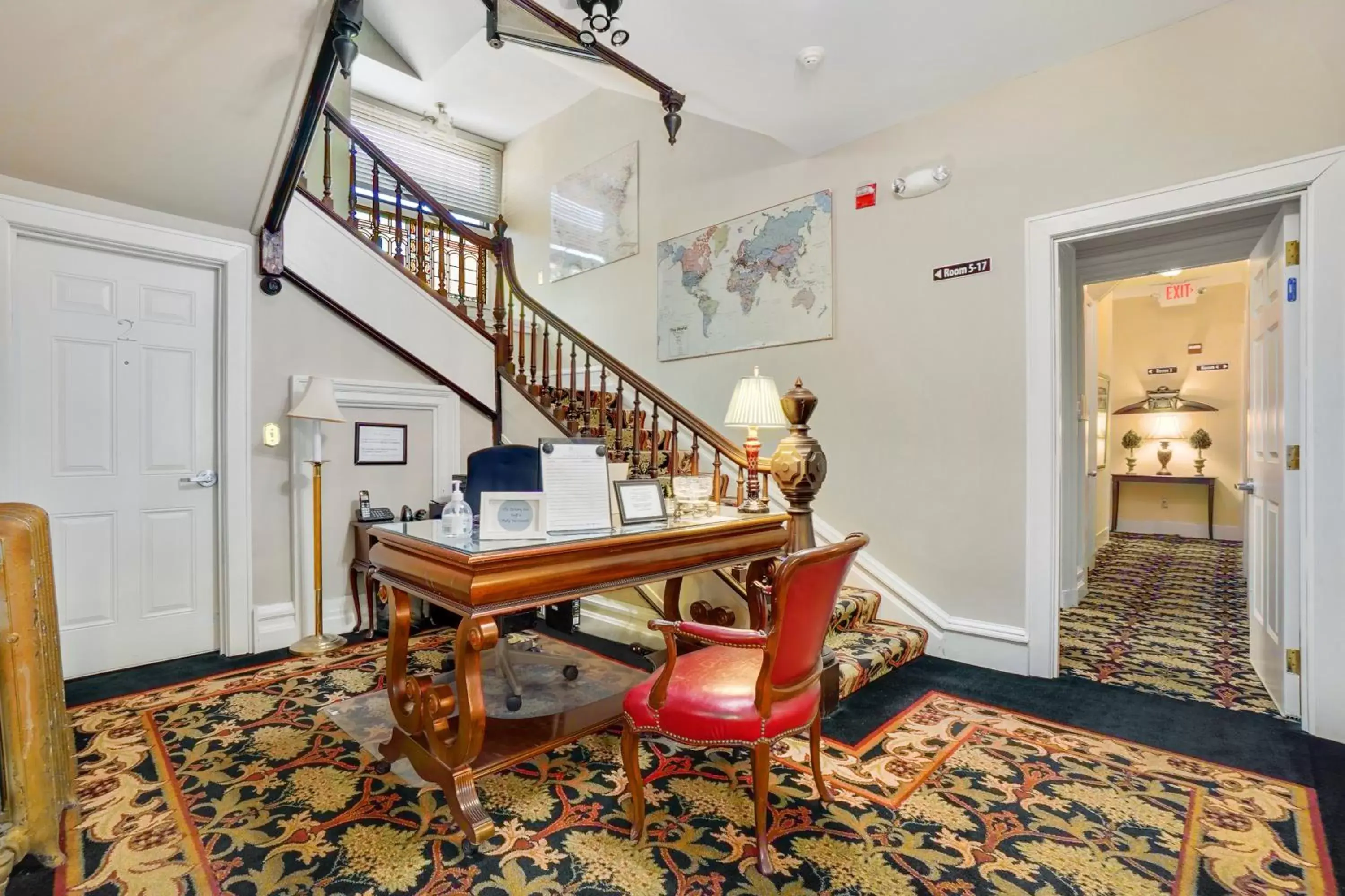 Lobby or reception in DeBary Inn