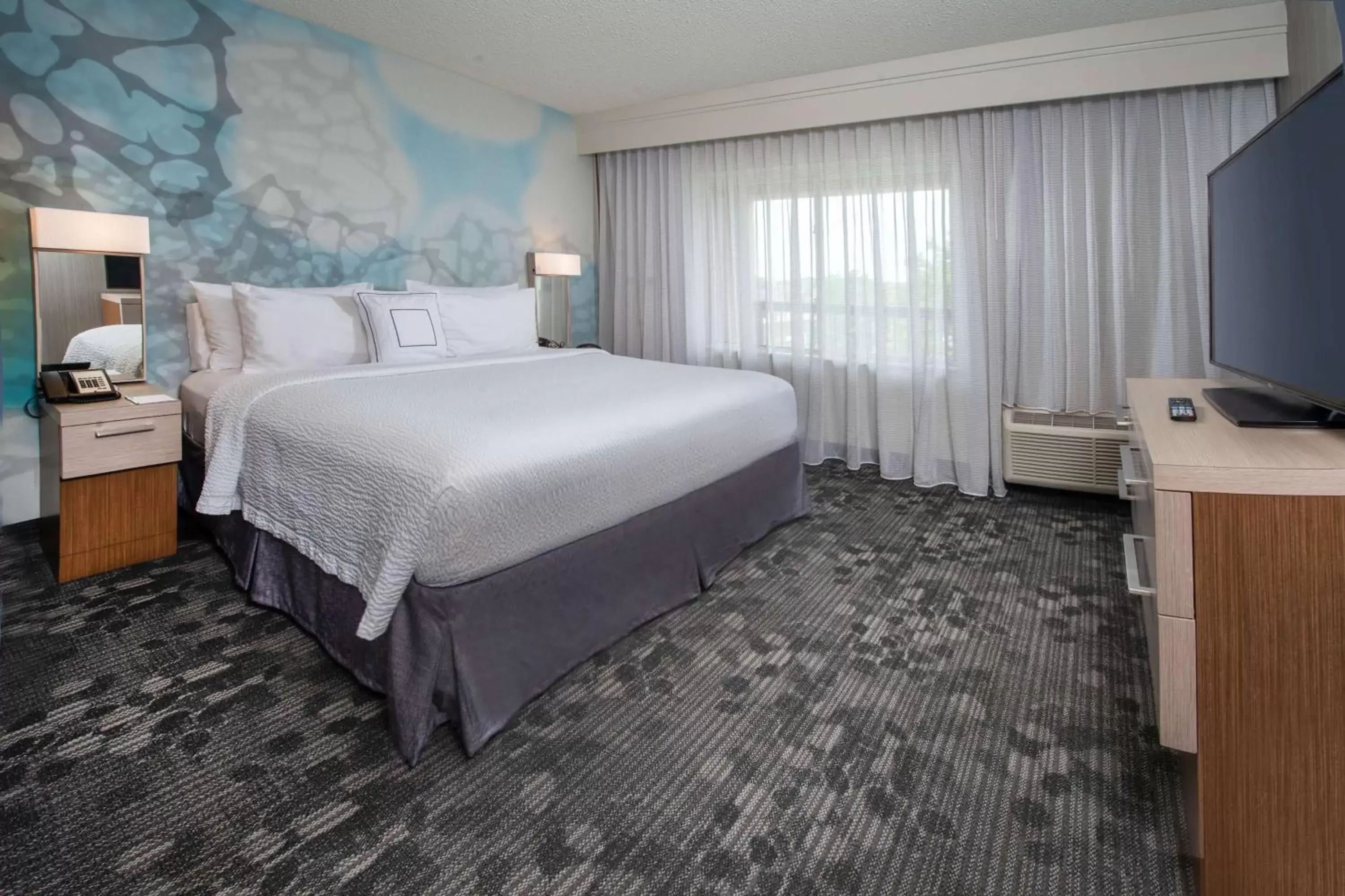 Photo of the whole room, Bed in Sonesta Select Allentown Bethlehem Airport