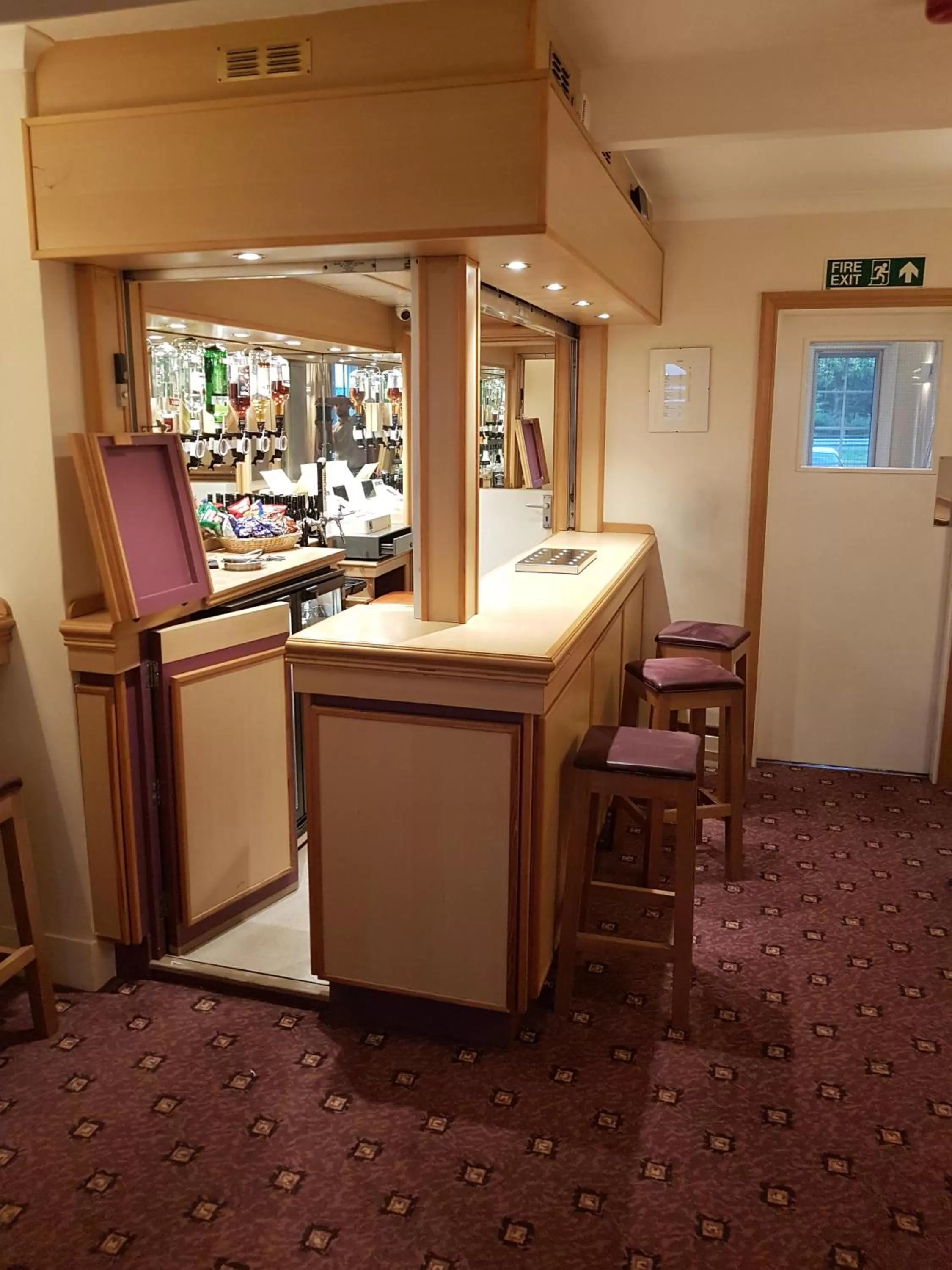 Lounge or bar in Tri-Star Hotel