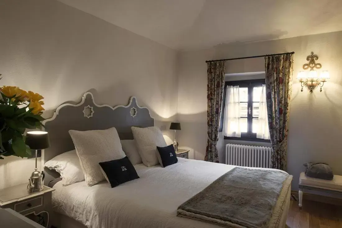 Bedroom, Bed in Locanda La Brenva - Estella Hotel Collection