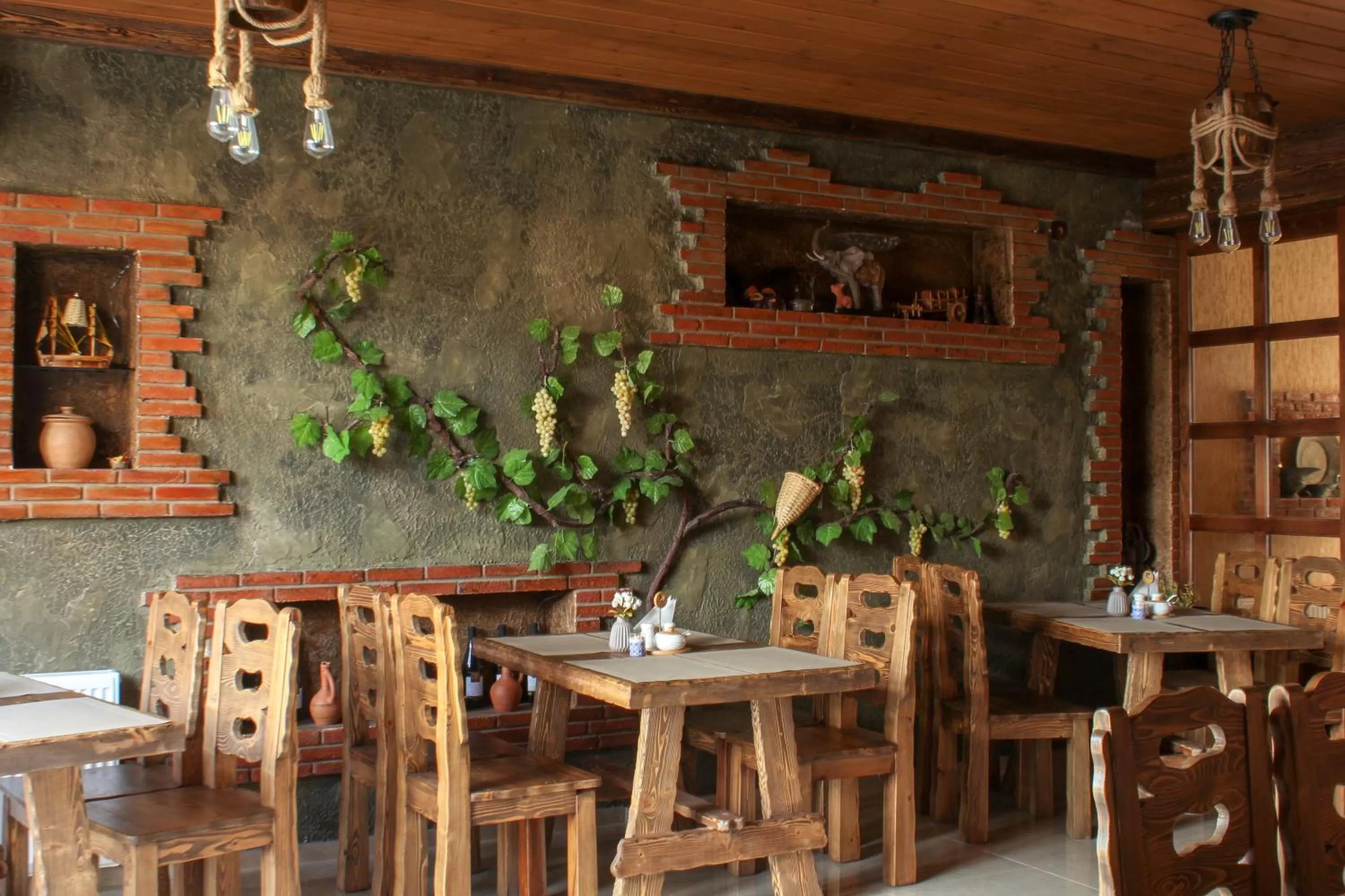 Restaurant/places to eat in Liel