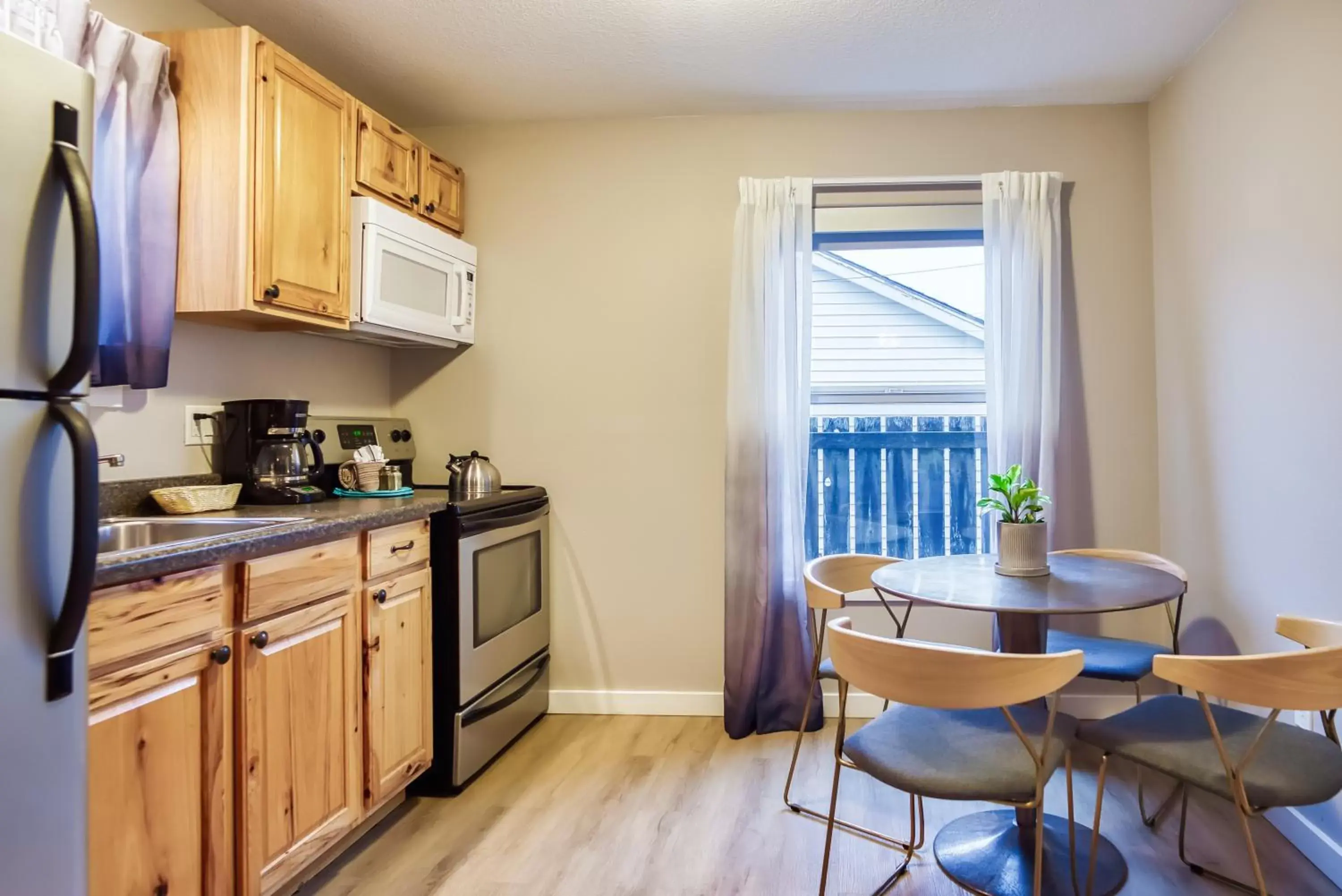 Kitchen/Kitchenette in Inn at Haystack Rock