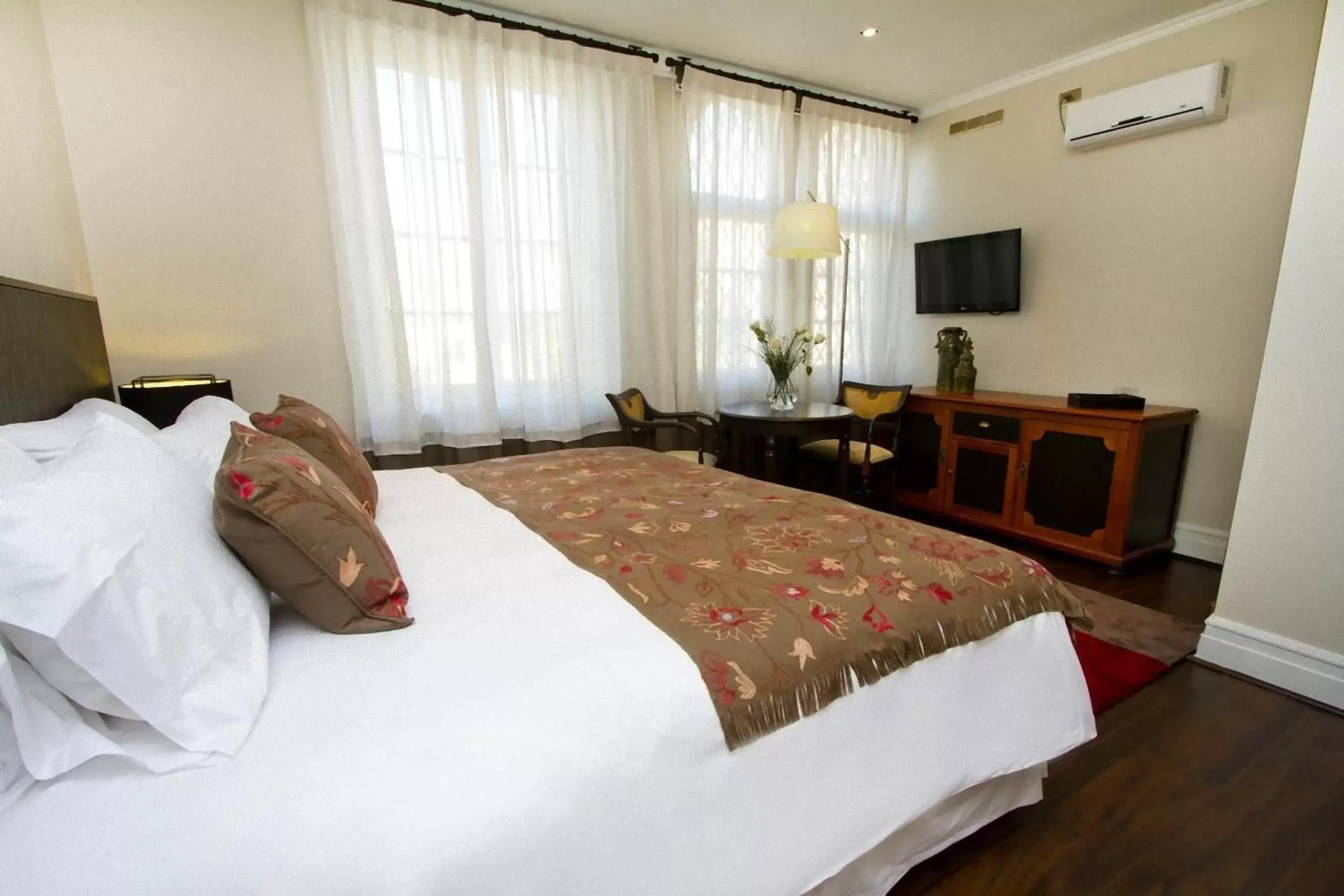 Bed in Casa Bueras Boutique Hotel