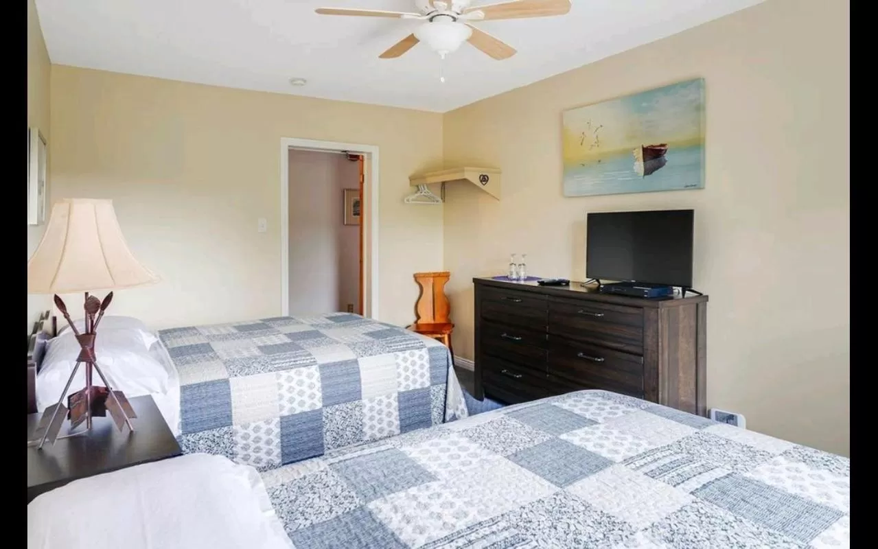 Bed in The Island Inn