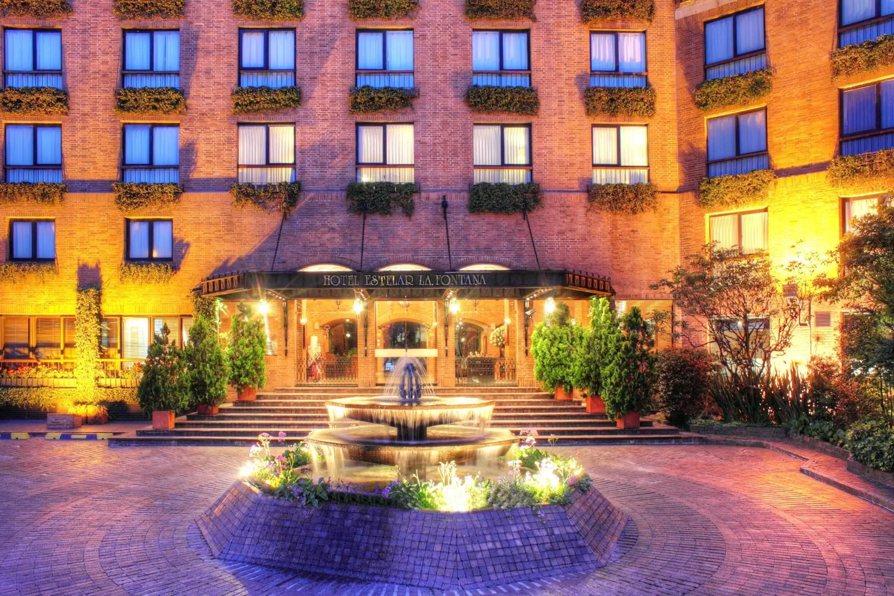 Facade/entrance, Property Building in Hotel Estelar La Fontana