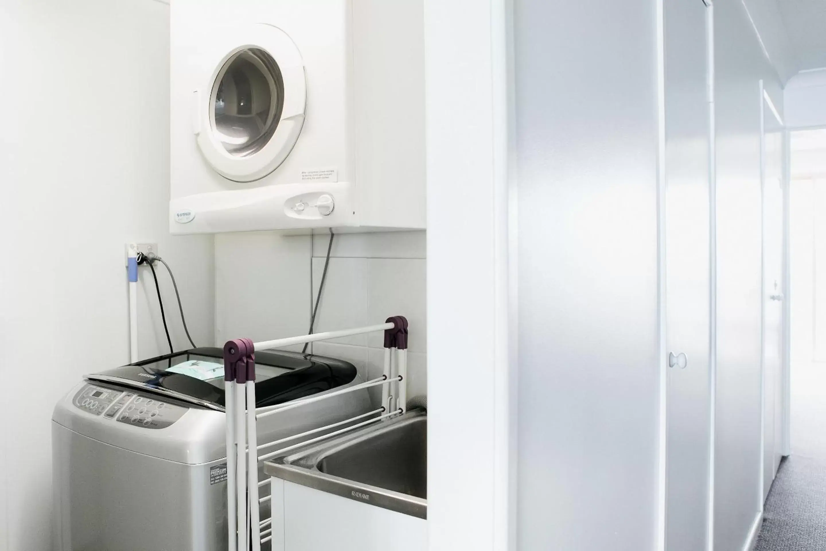 laundry, Kitchen/Kitchenette in Osprey Apartments