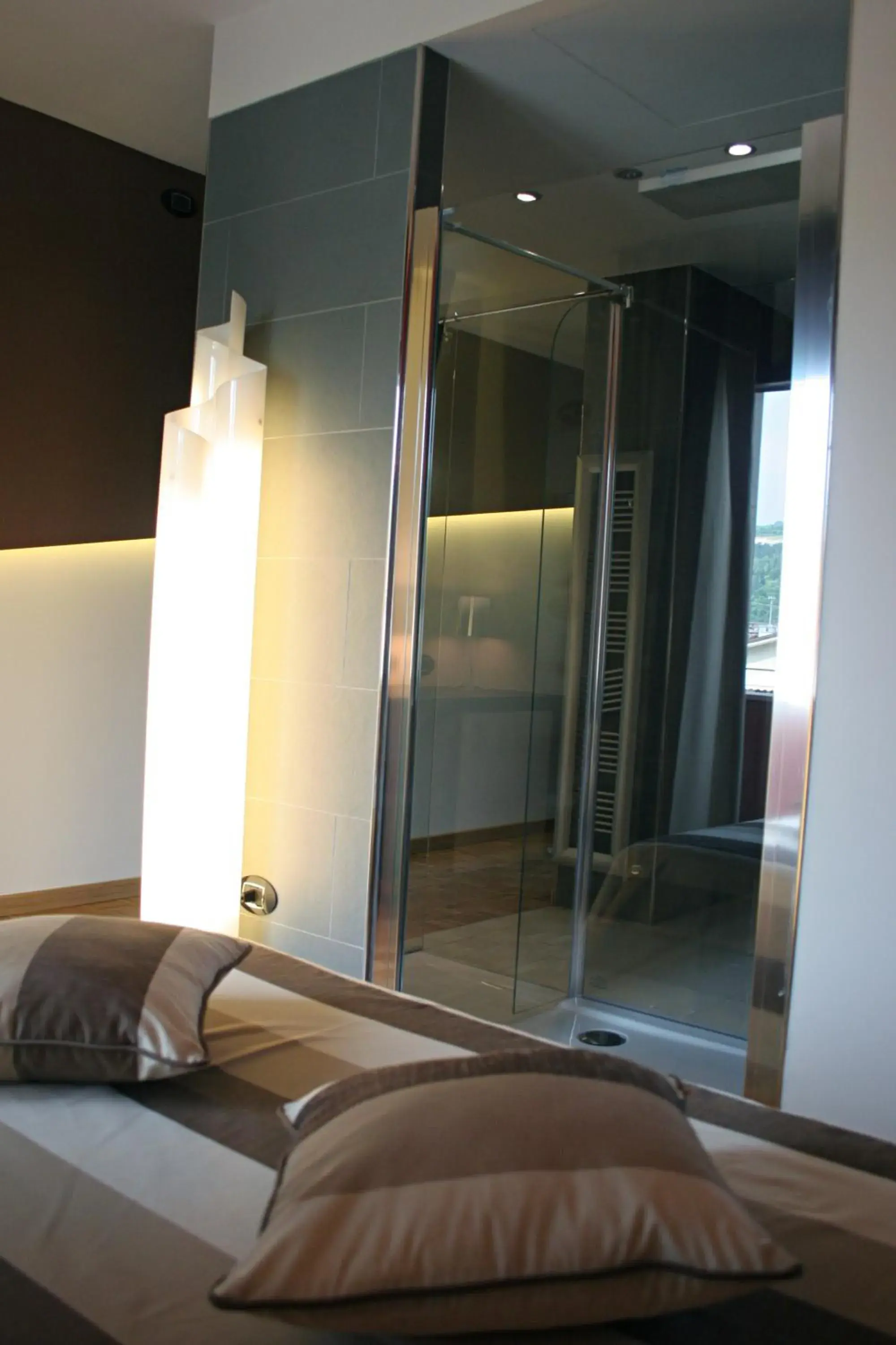 Shower, Bed in Hotel La Pergola