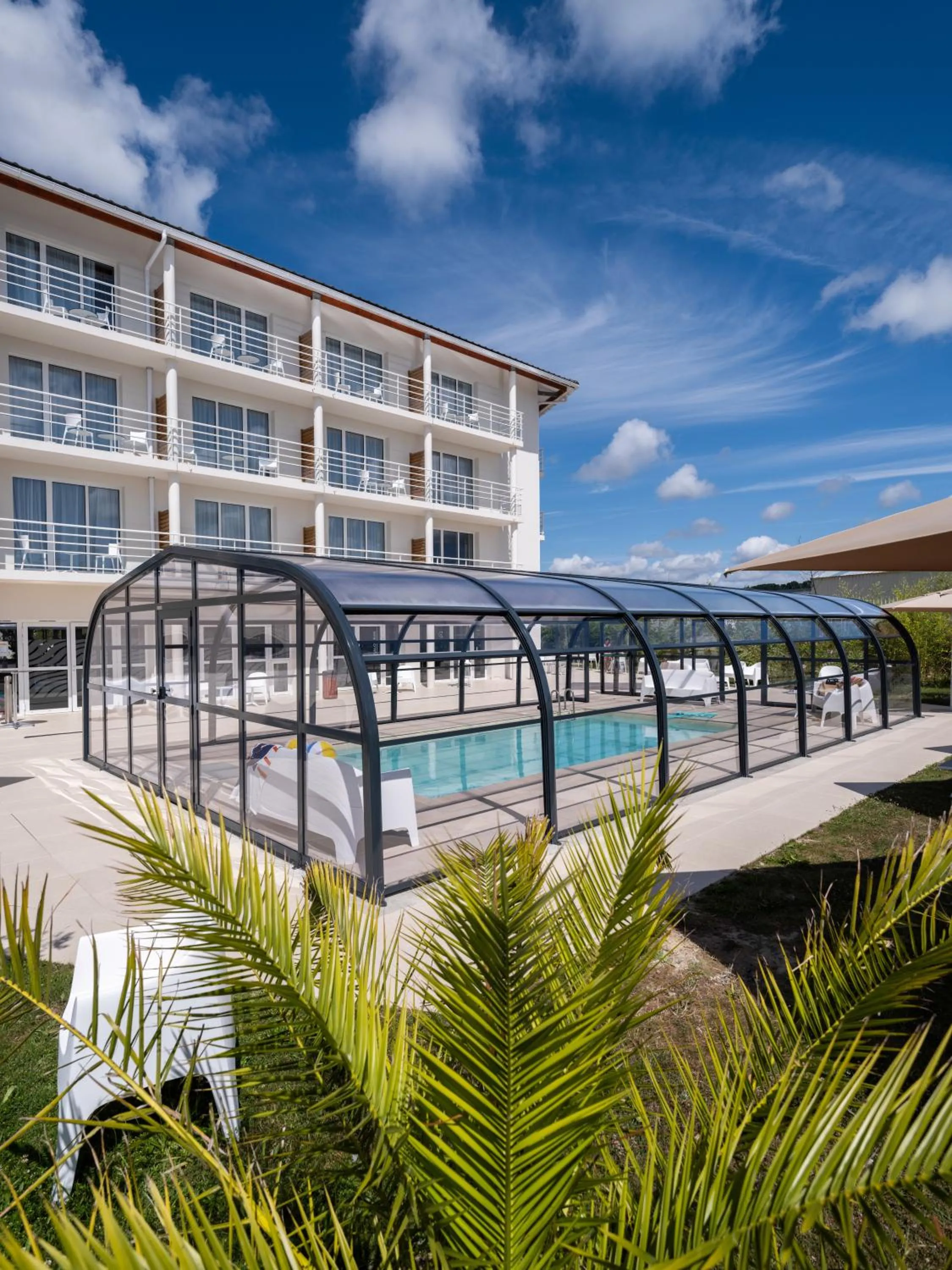 Swimming pool in Golden Tulip La Baule Hotel and Residence