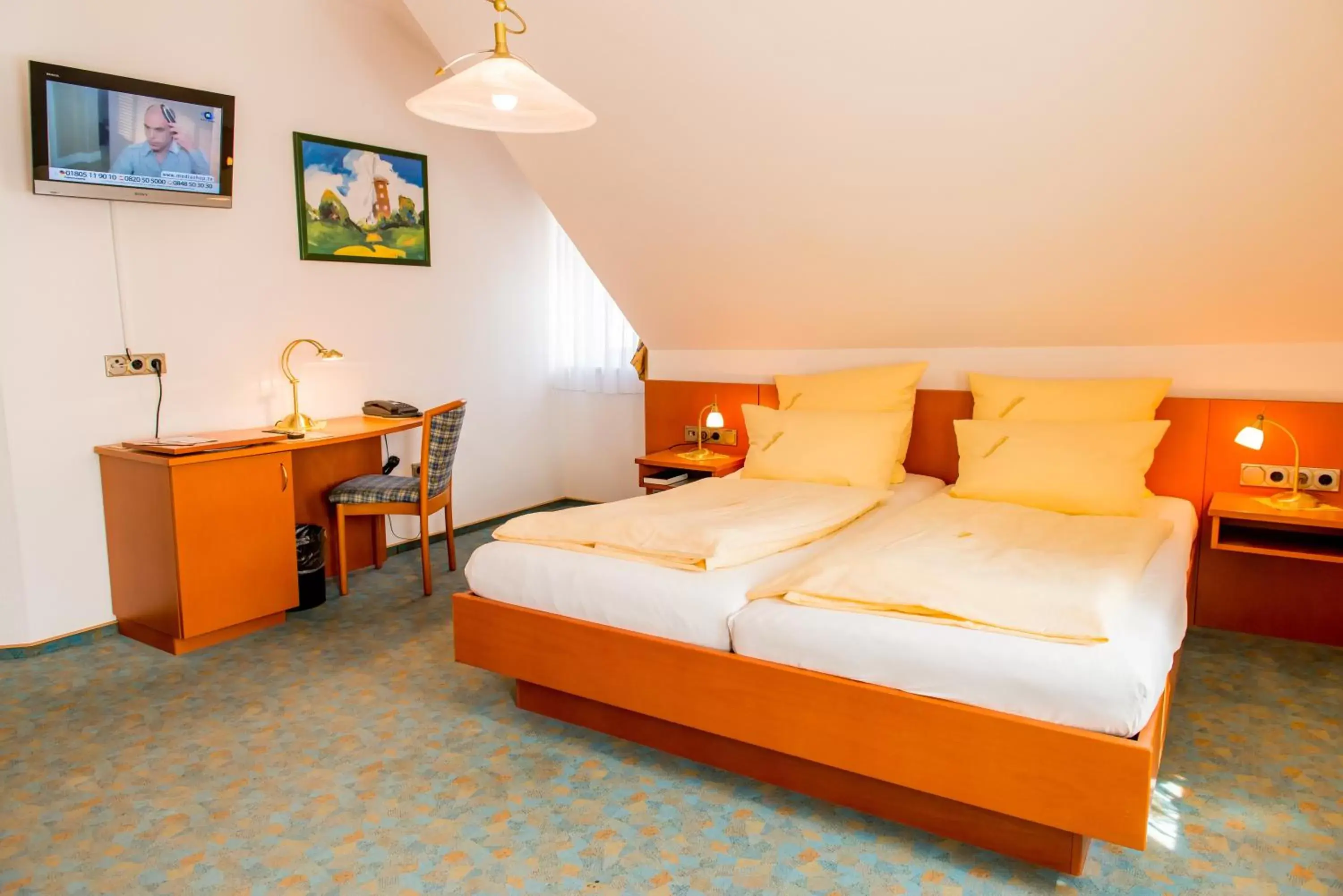 Bedroom, Bed in Landhotel Butjadinger Tor