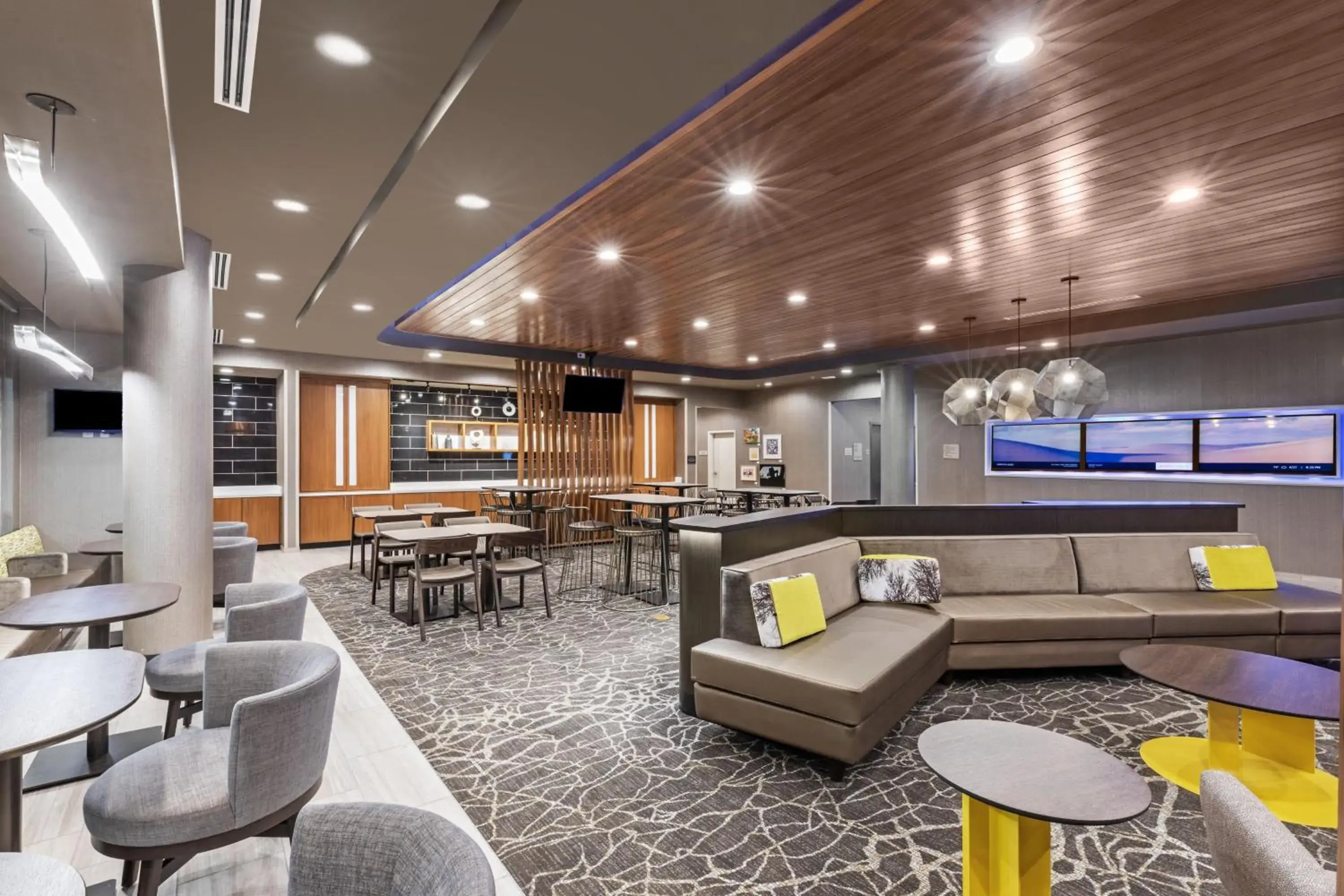 Lobby or reception, Lounge/Bar in SpringHill Suites by Marriott Austin West/Lakeway
