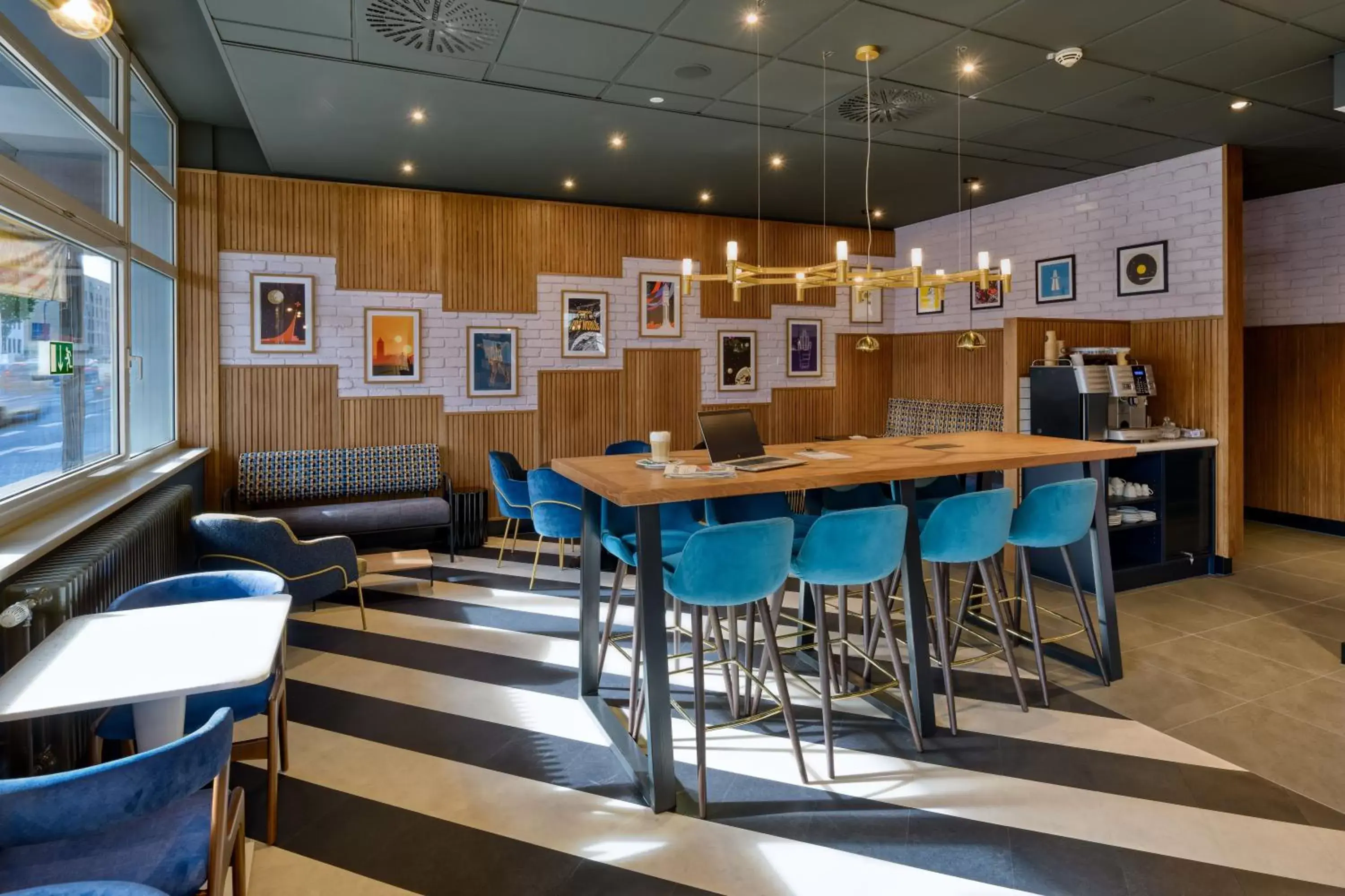 Lounge or bar in T H E Darmstadt Lounge or bar in T H E Darmstadt