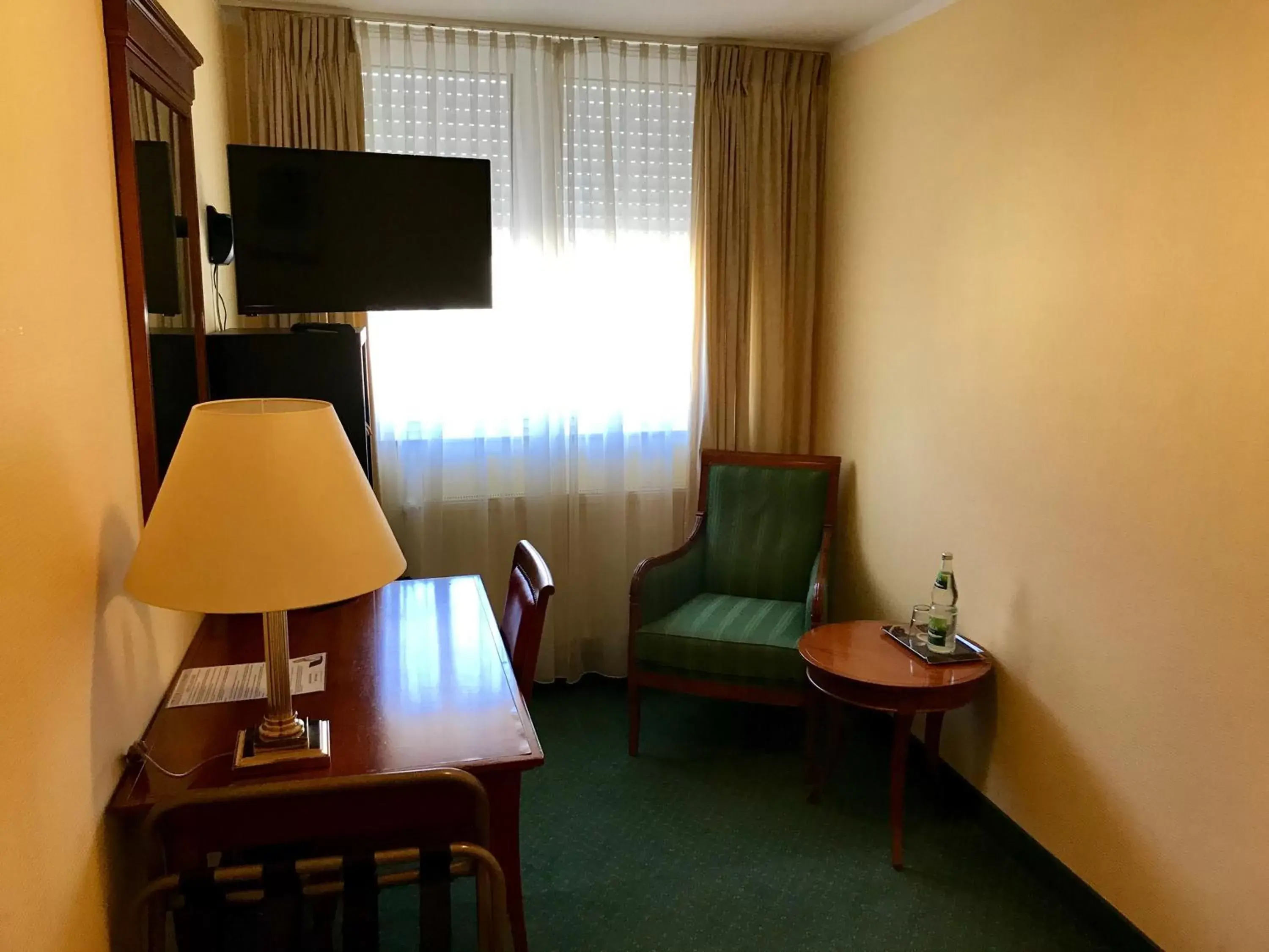 Photo of the whole room, TV/Entertainment Center in Hotel Residenz Stockstadt