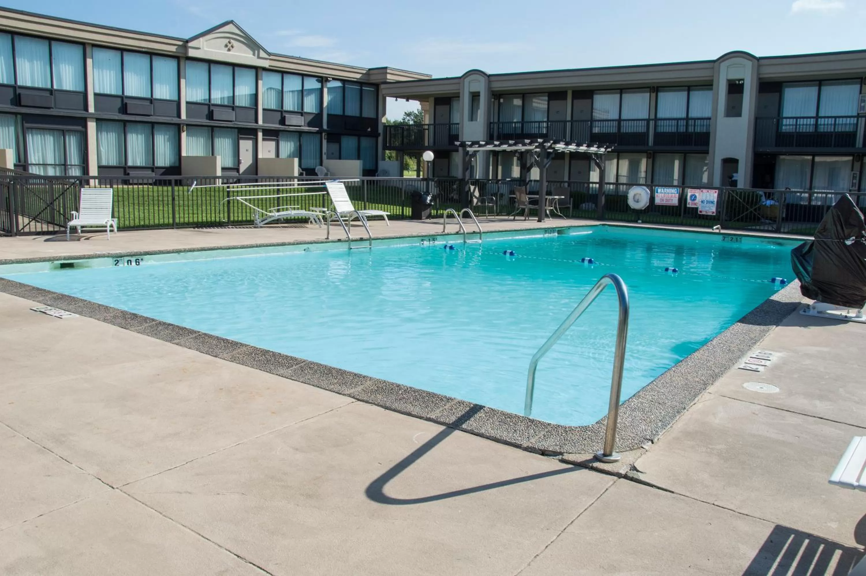 Swimming pool in Days Inn by Wyndham Pittsburg KS