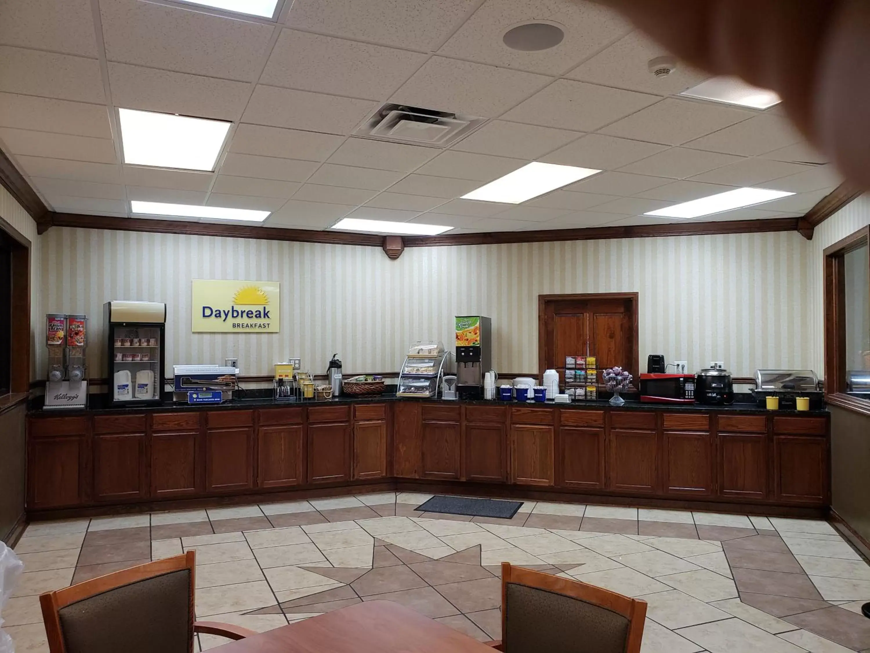 Breakfast, Restaurant/Places to Eat in Days Inn by Wyndham Columbus-North Fort Benning