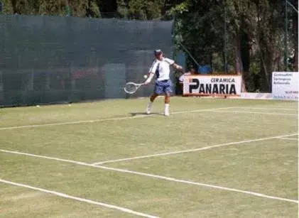 Tennis court, Tennis/Squash in Park Hotel Villa Potenziani