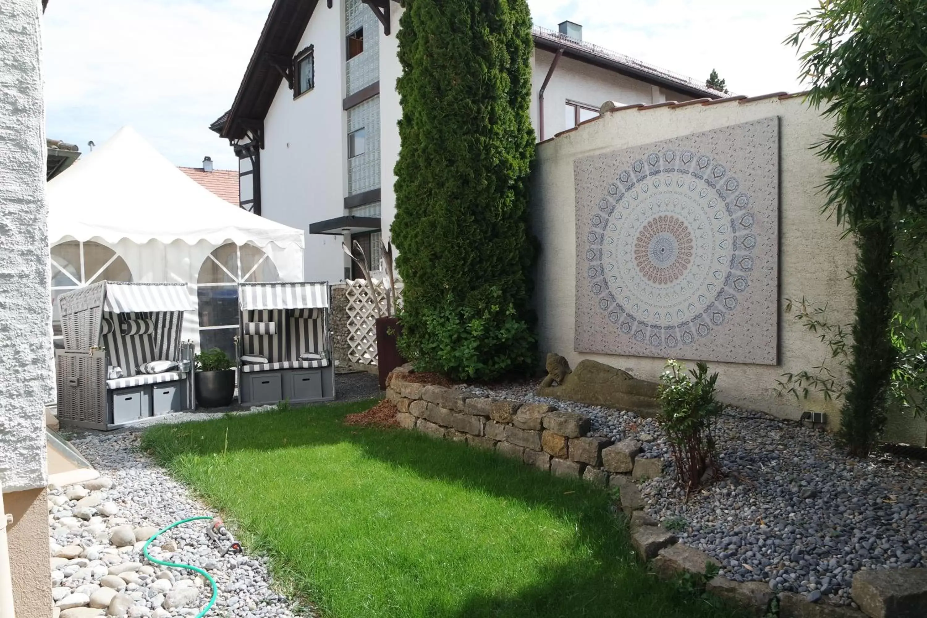 Garden view in Hotel Hellers Twenty Four I -24h-Check-In- Garden view in Hotel Hellers Twenty Four I -24h-Check-In-