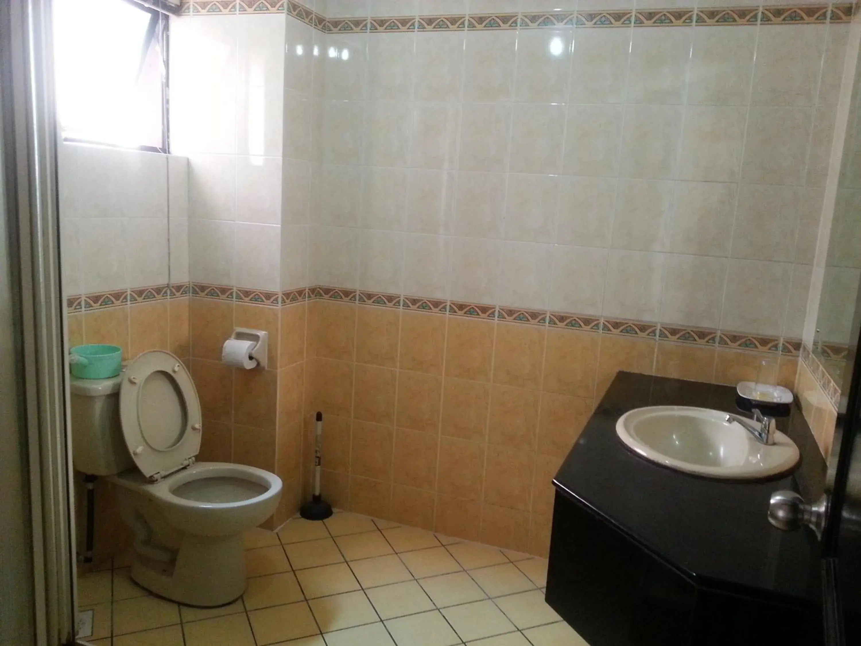 Bathroom in Dorcas Service Apartment - Marina Court