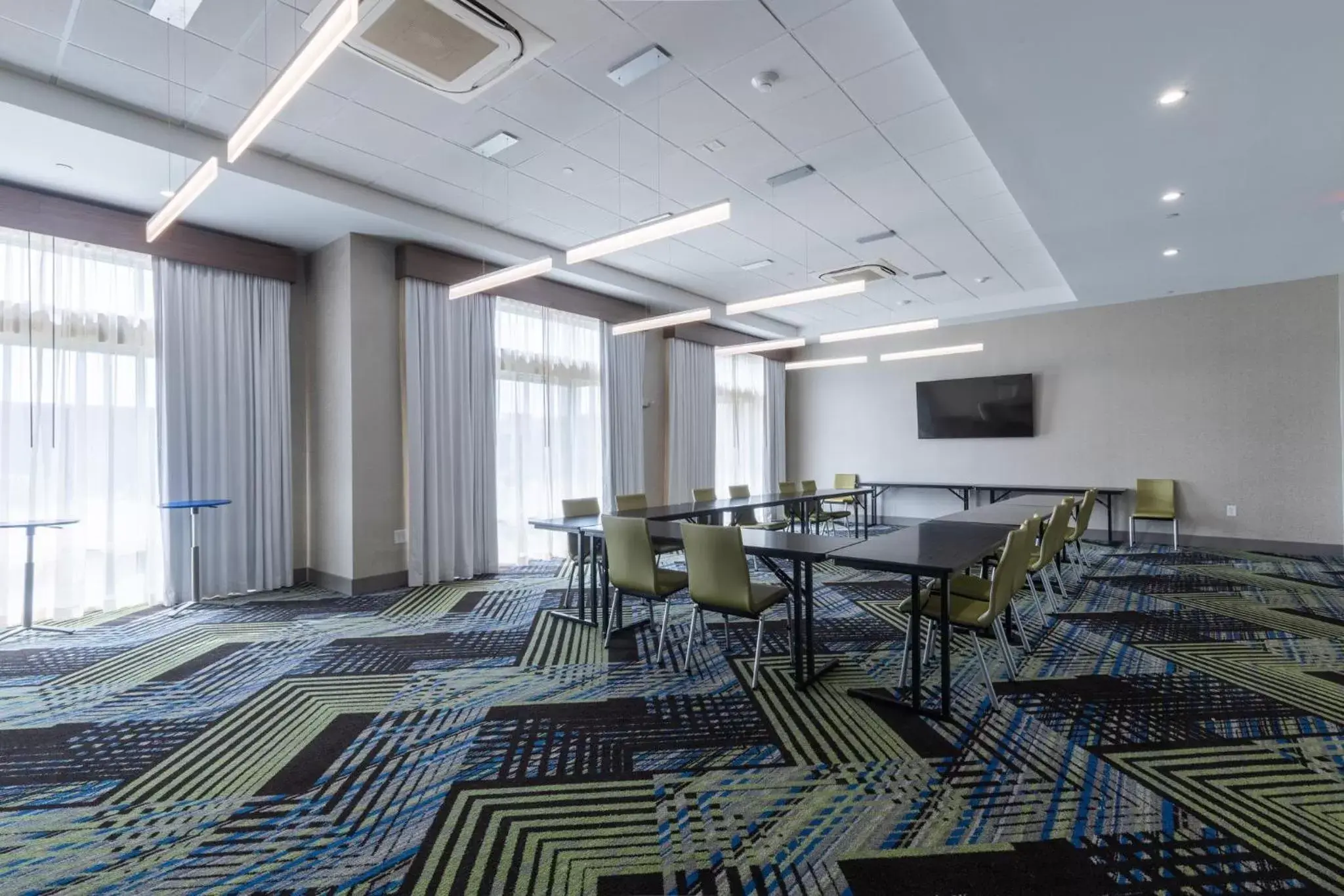 Meeting/conference room in Holiday Inn Express & Suites Columbia Downtown The Vista, an IHG Hotel