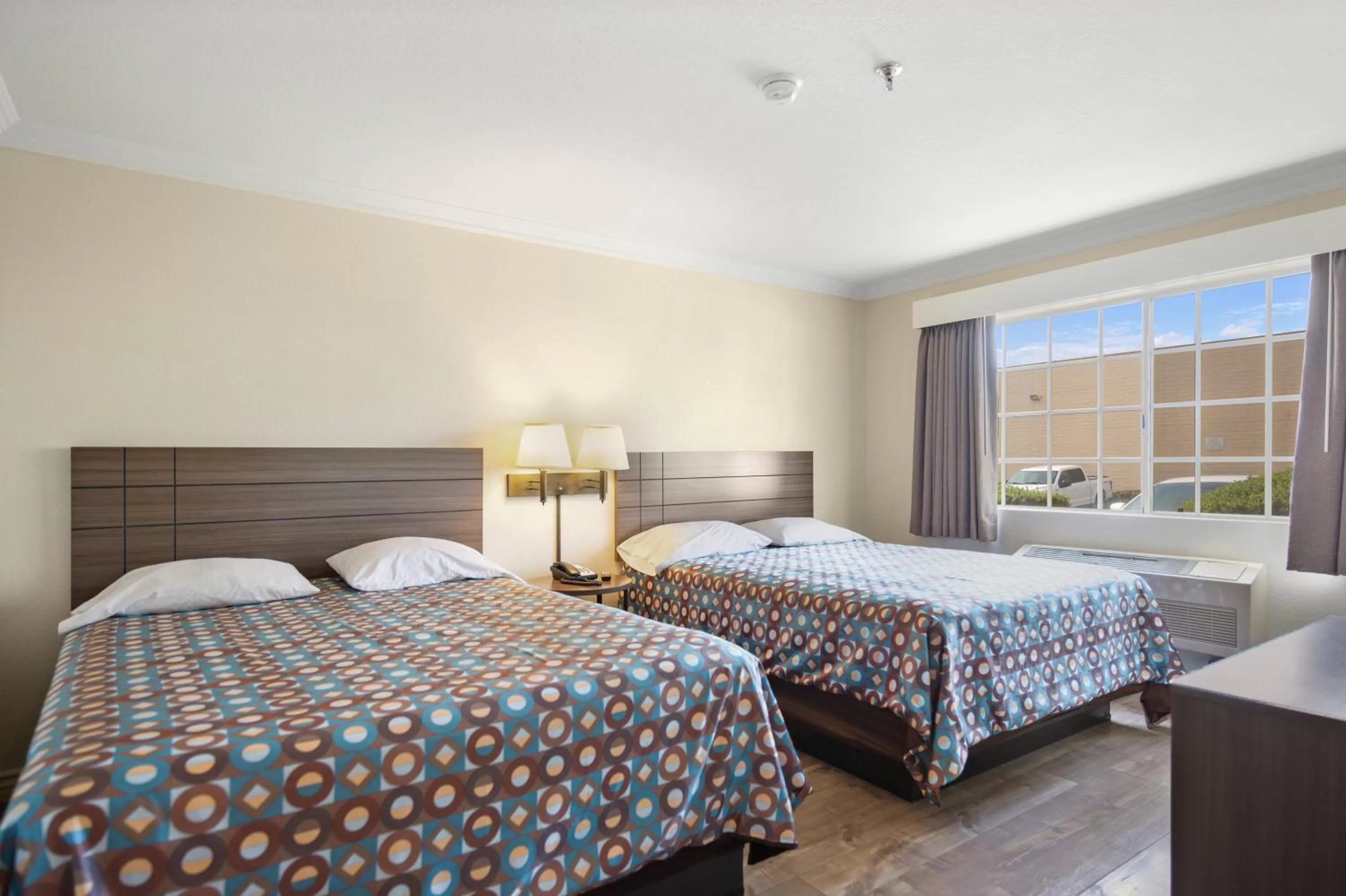 Bedroom, Bed in SureStay Hotel by Best Western Fontana